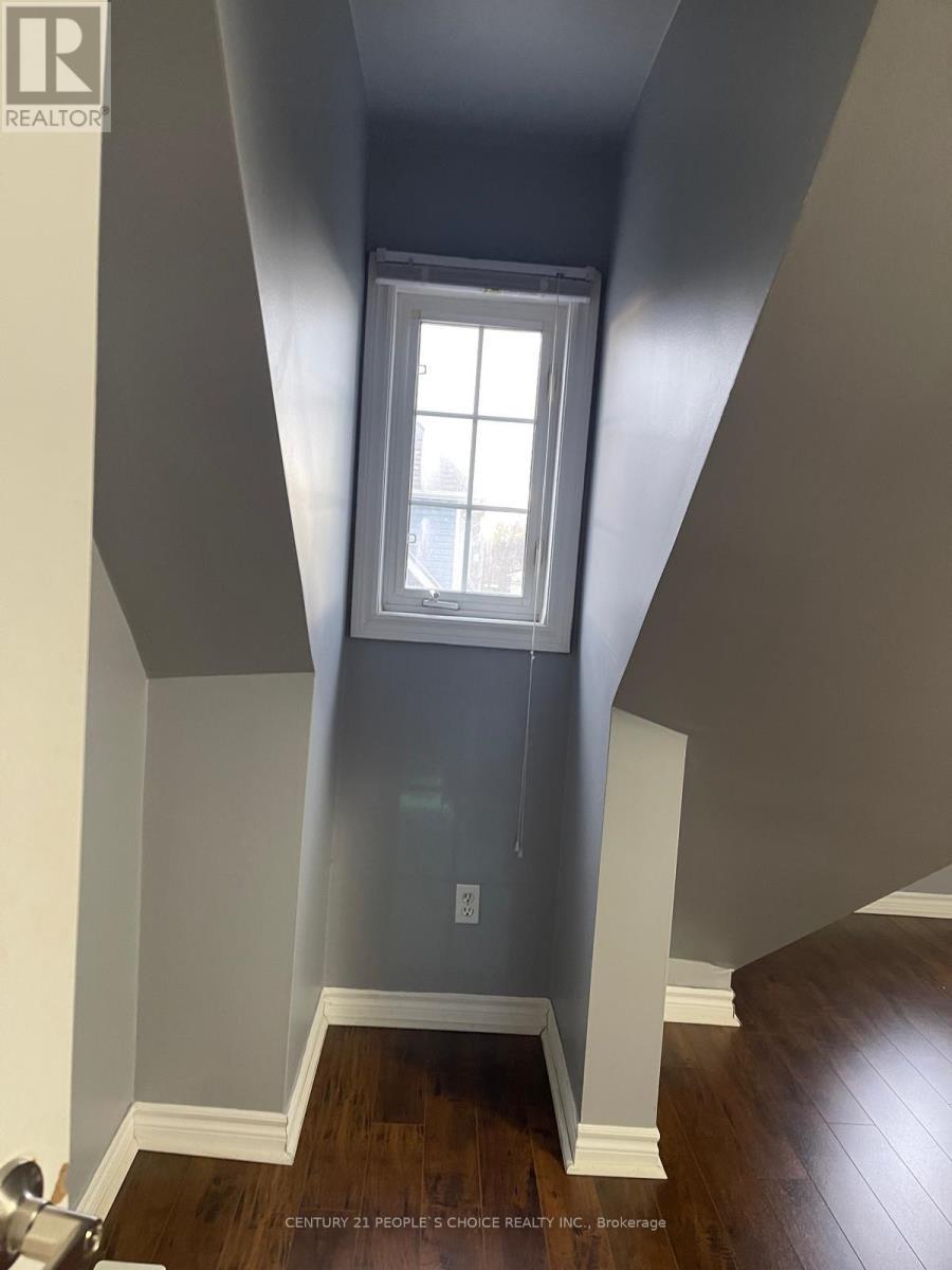 












14 - 840 DUNDAS STREET W

,
Mississauga (Erindale),




Ontario
L5C1C2

