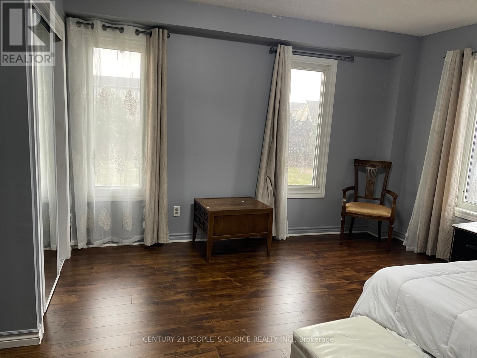 












14 - 840 DUNDAS STREET W

,
Mississauga (Erindale),




Ontario
L5C1C2

