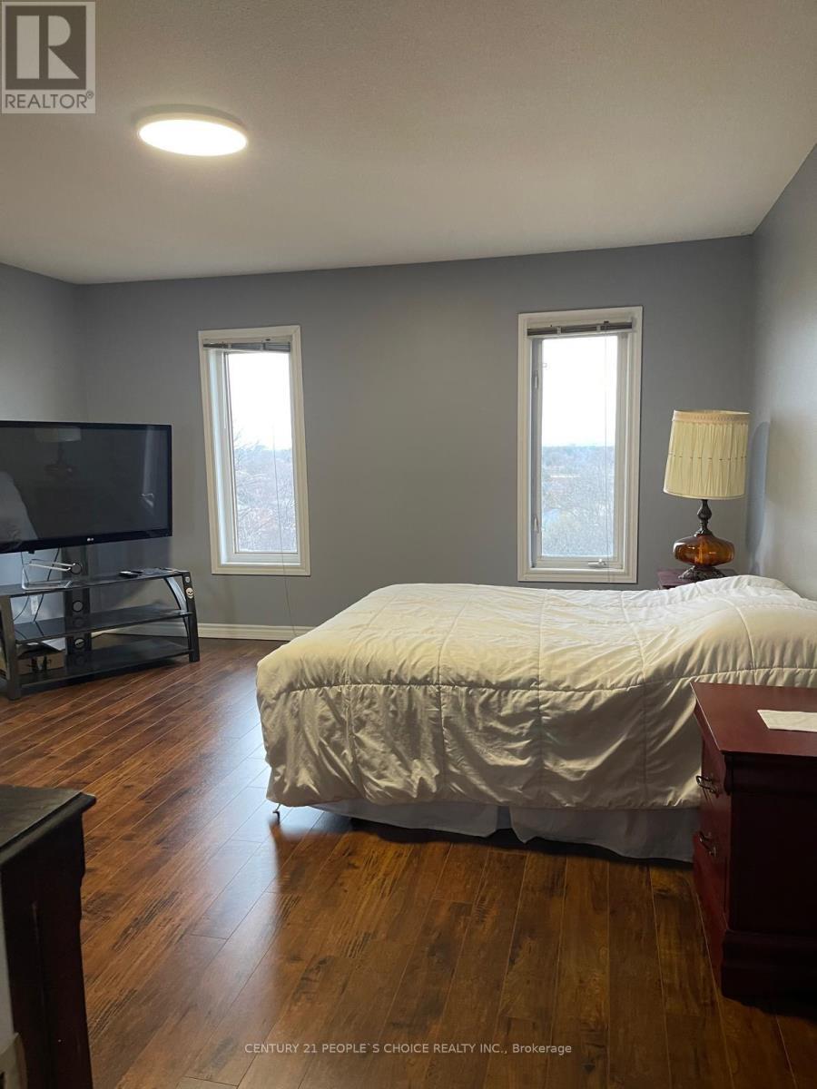 












14 - 840 DUNDAS STREET W

,
Mississauga (Erindale),




Ontario
L5C1C2

