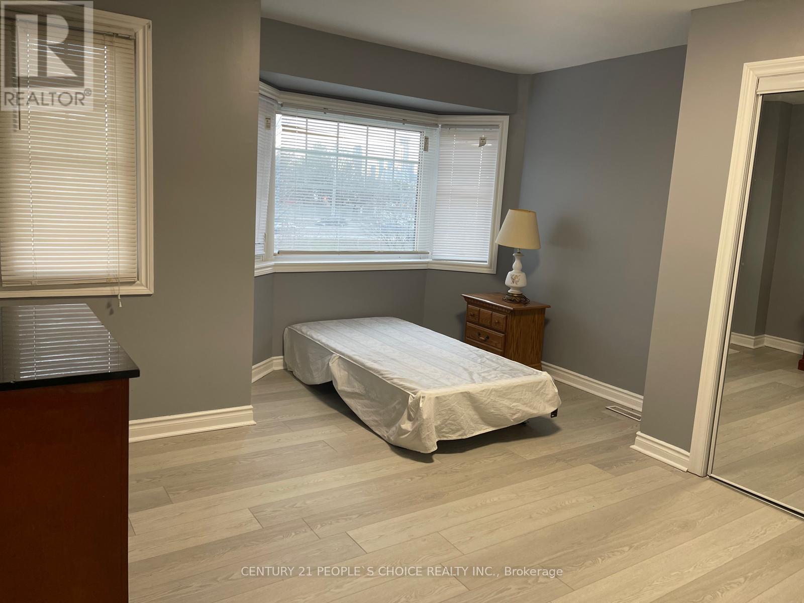 












14 - 840 DUNDAS STREET W

,
Mississauga (Erindale),




Ontario
L5C1C2

