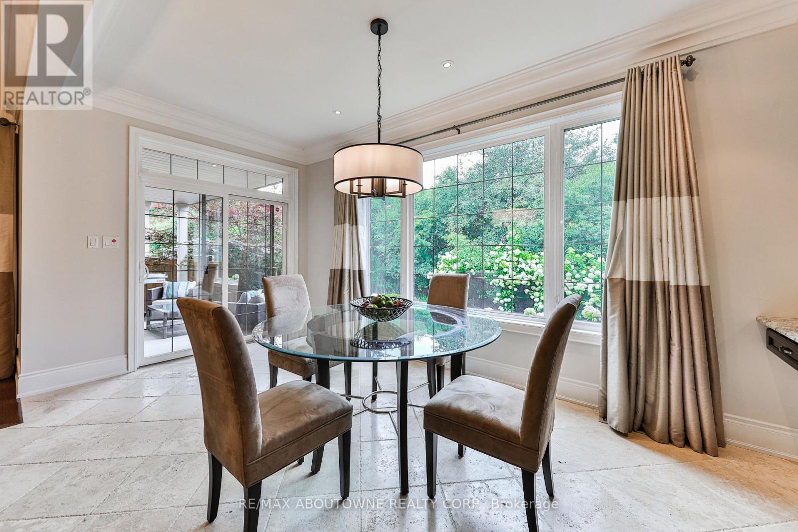 












526 HIDDEN TRAIL

,
Oakville (GO Glenorchy),




Ontario
L6M0N3

