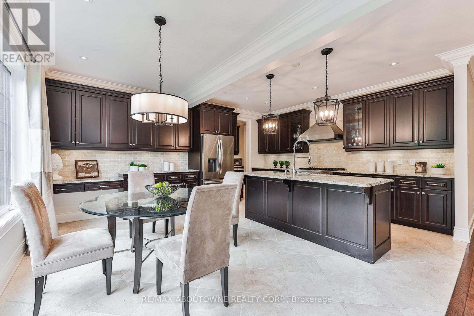 












526 HIDDEN TRAIL

,
Oakville (GO Glenorchy),




Ontario
L6M0N3

