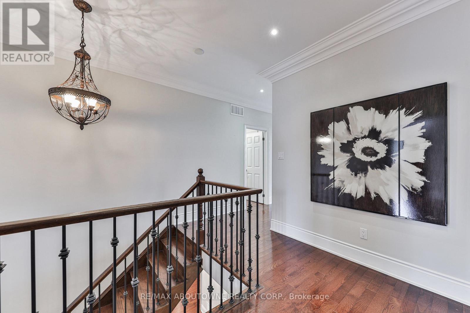 












526 HIDDEN TRAIL

,
Oakville (GO Glenorchy),




Ontario
L6M0N3

