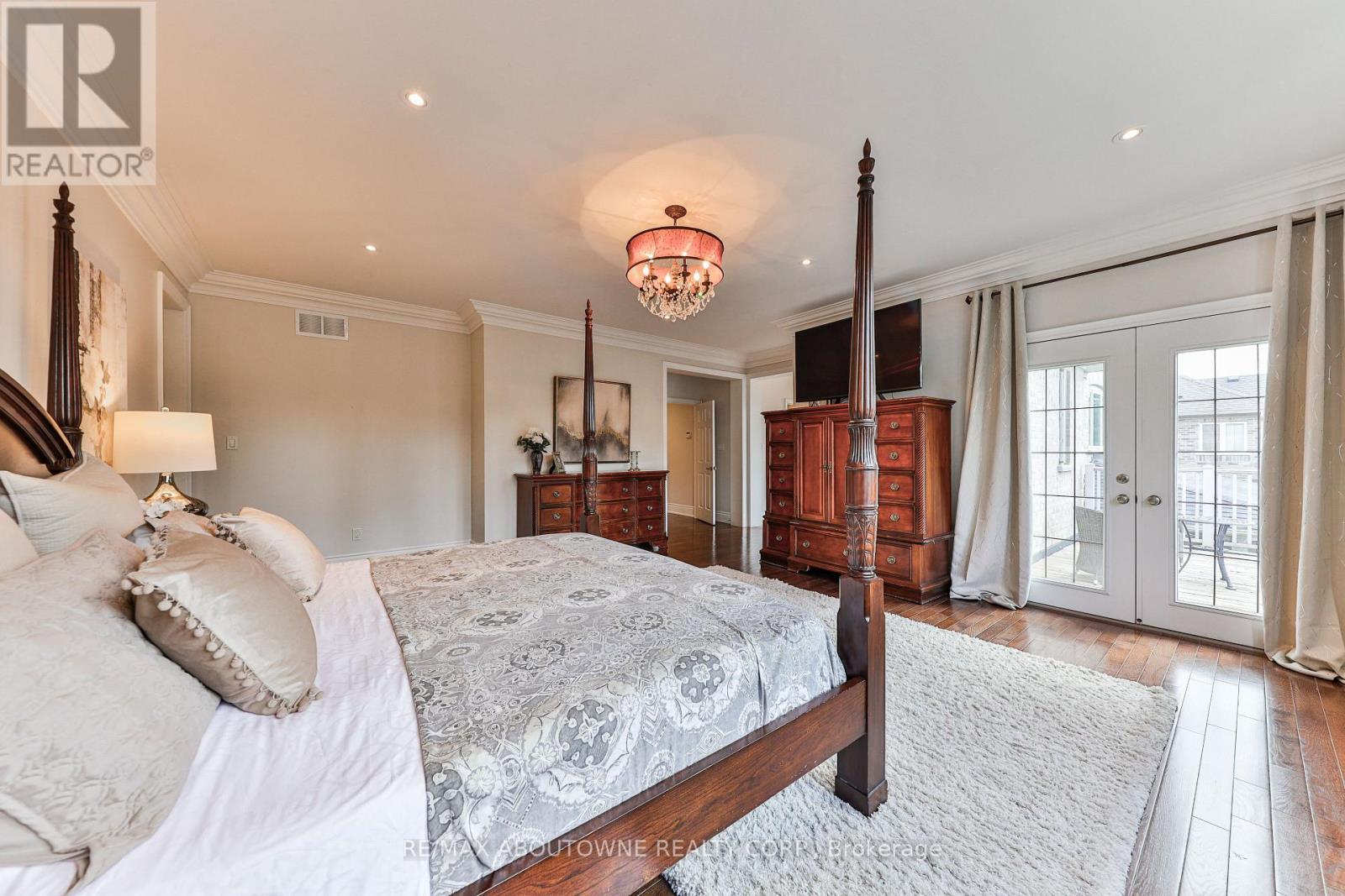 












526 HIDDEN TRAIL

,
Oakville (GO Glenorchy),




Ontario
L6M0N3

