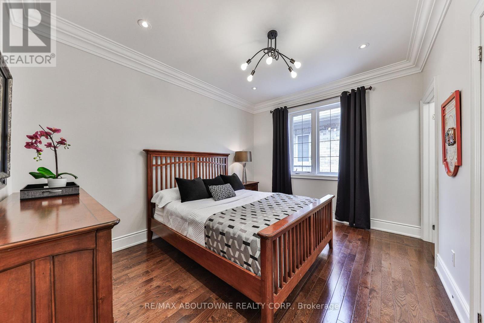 












526 HIDDEN TRAIL

,
Oakville (GO Glenorchy),




Ontario
L6M0N3

