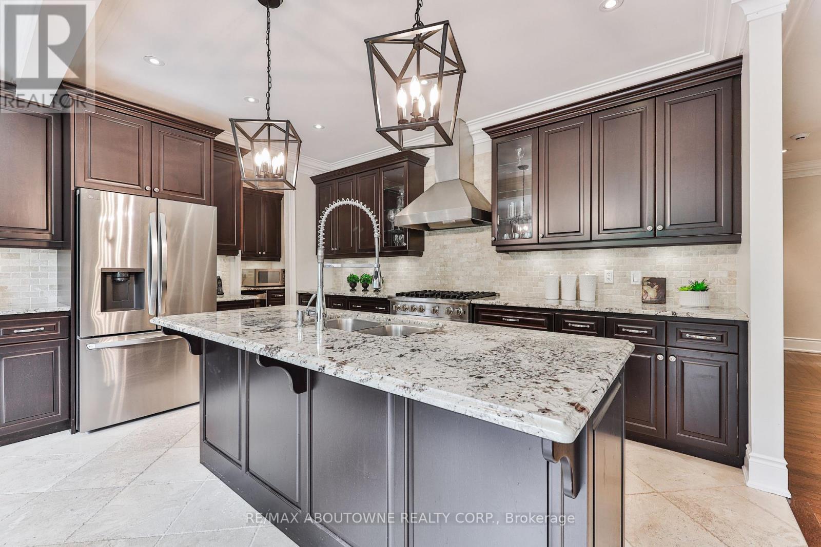 












526 HIDDEN TRAIL

,
Oakville (GO Glenorchy),




Ontario
L6M0N3

