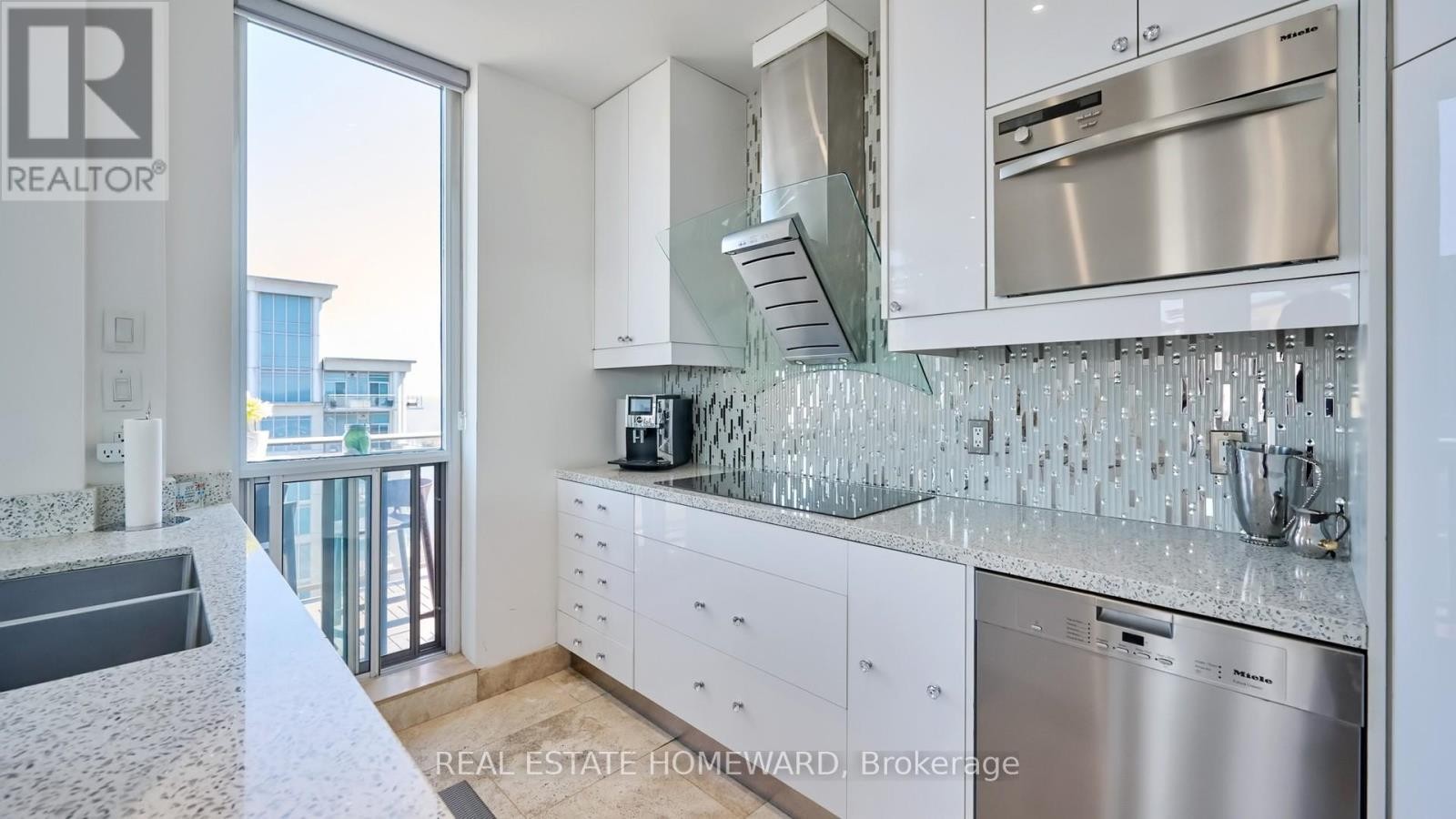 












PH3 - 2119 LAKE SHORE BOULEVARD W

,
Toronto (Mimico),




Ontario
M8V4E8

