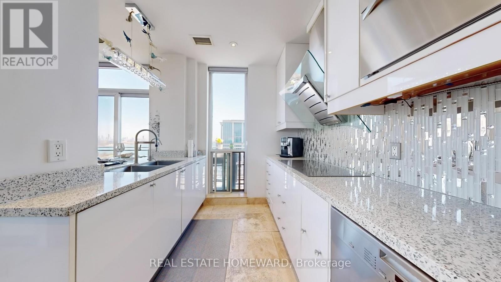 












PH3 - 2119 LAKE SHORE BOULEVARD W

,
Toronto (Mimico),




Ontario
M8V4E8

