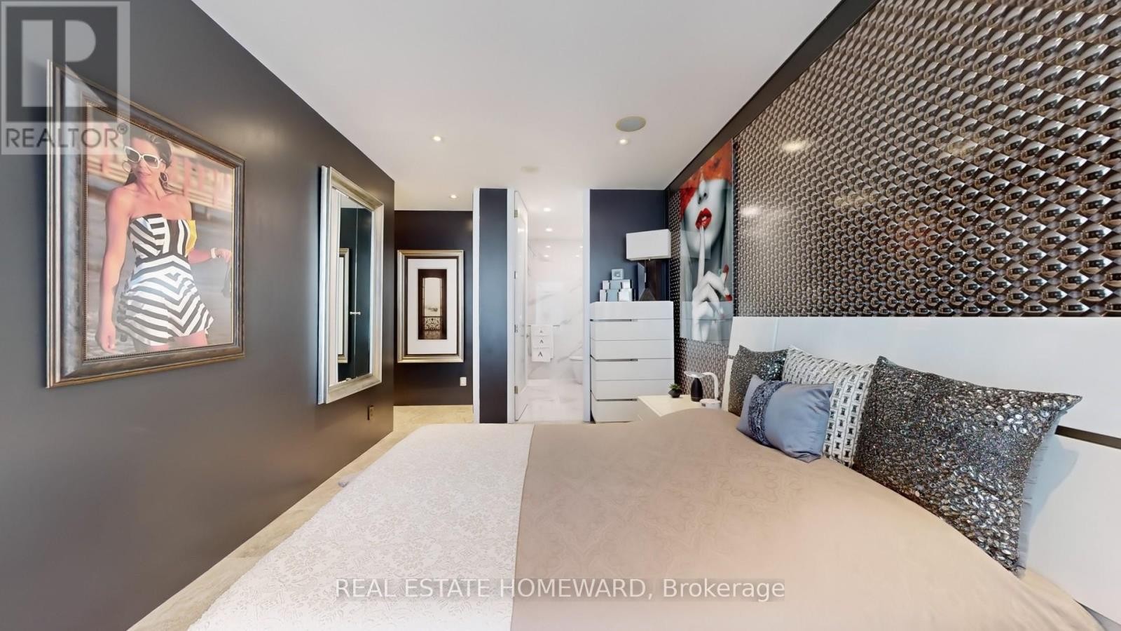 












PH3 - 2119 LAKE SHORE BOULEVARD W

,
Toronto (Mimico),




Ontario
M8V4E8

