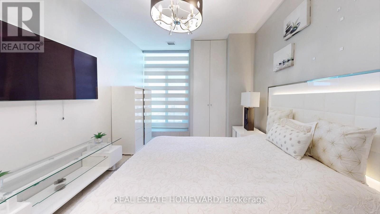 












PH3 - 2119 LAKE SHORE BOULEVARD W

,
Toronto (Mimico),




Ontario
M8V4E8

