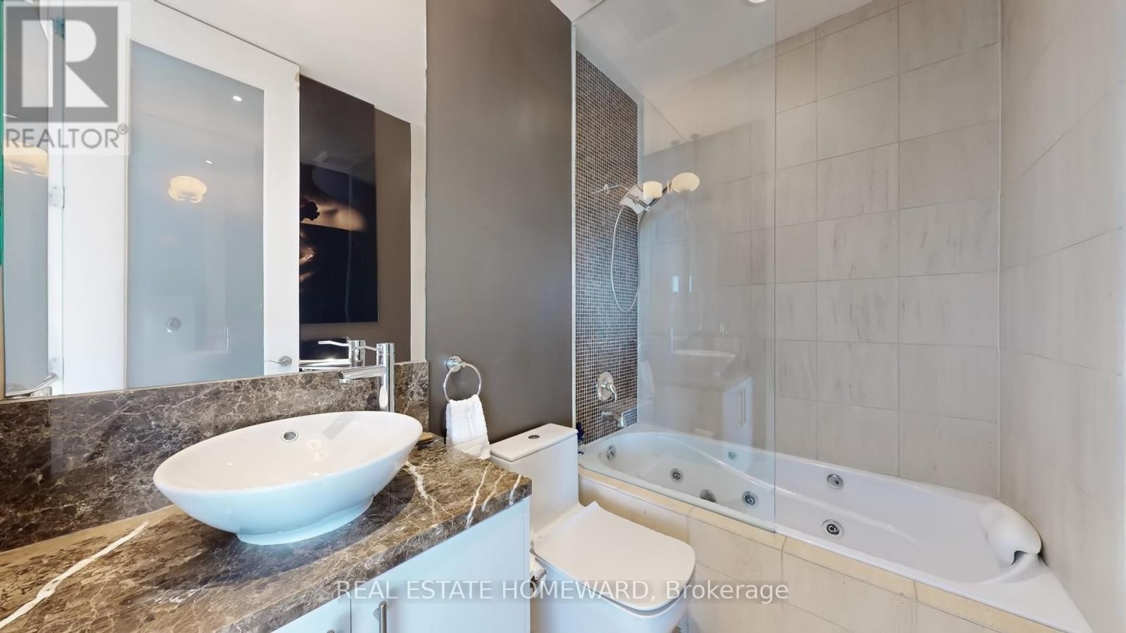 












PH3 - 2119 LAKE SHORE BOULEVARD W

,
Toronto (Mimico),




Ontario
M8V4E8

