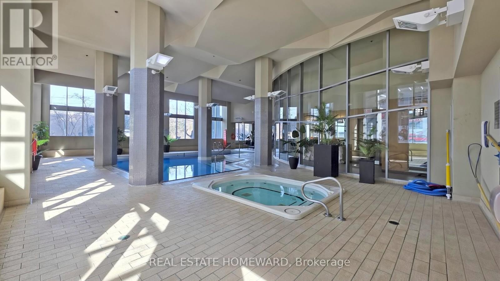 












PH3 - 2119 LAKE SHORE BOULEVARD W

,
Toronto (Mimico),




Ontario
M8V4E8

