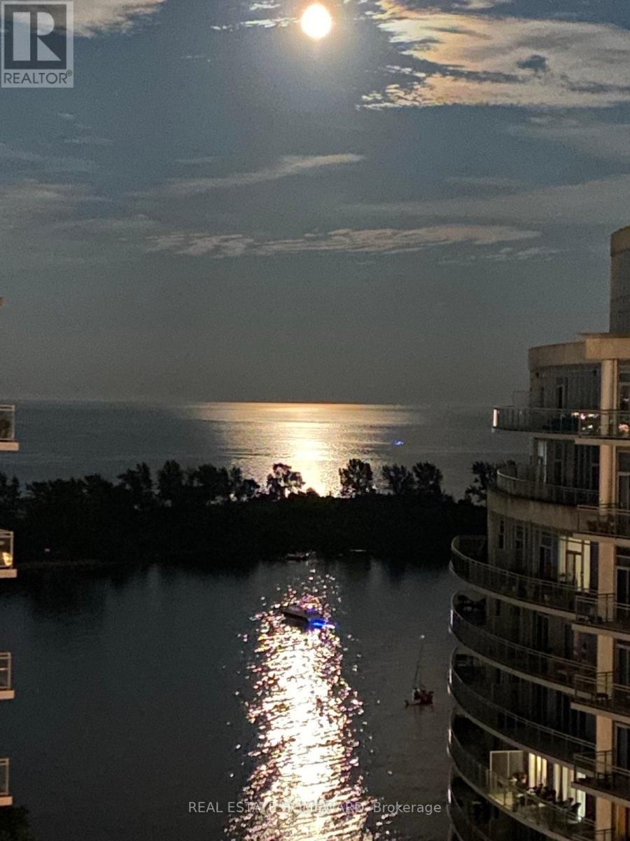 












PH3 - 2119 LAKE SHORE BOULEVARD W

,
Toronto (Mimico),




Ontario
M8V4E8


