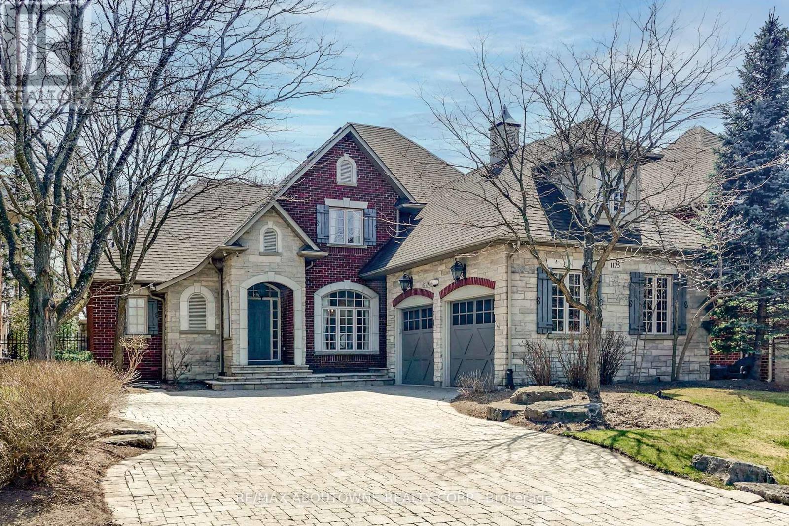












1175 RIVERBANK WAY

,
Oakville (RO River Oaks),




Ontario
L6H6X4

