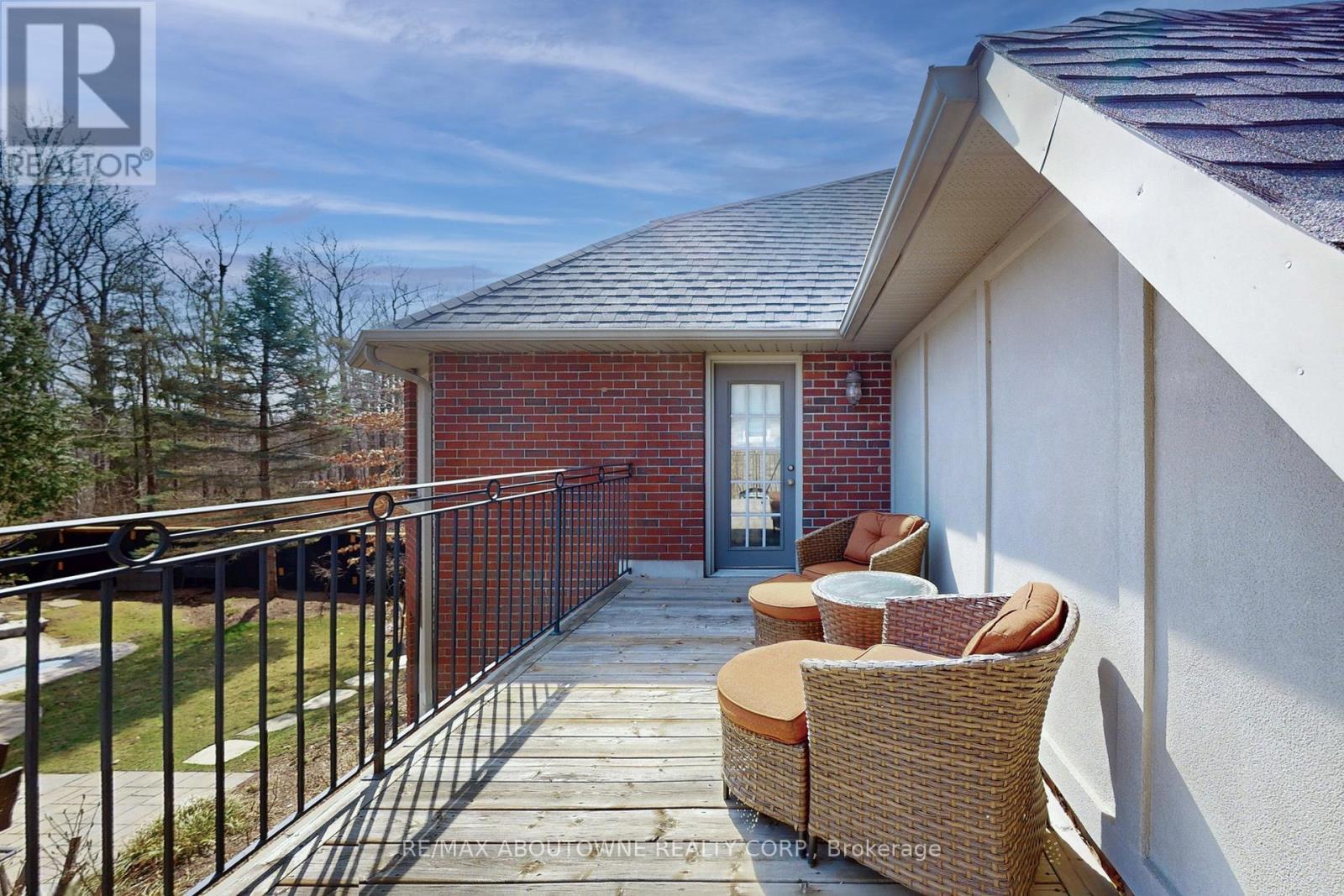 












1175 RIVERBANK WAY

,
Oakville (RO River Oaks),




Ontario
L6H6X4

