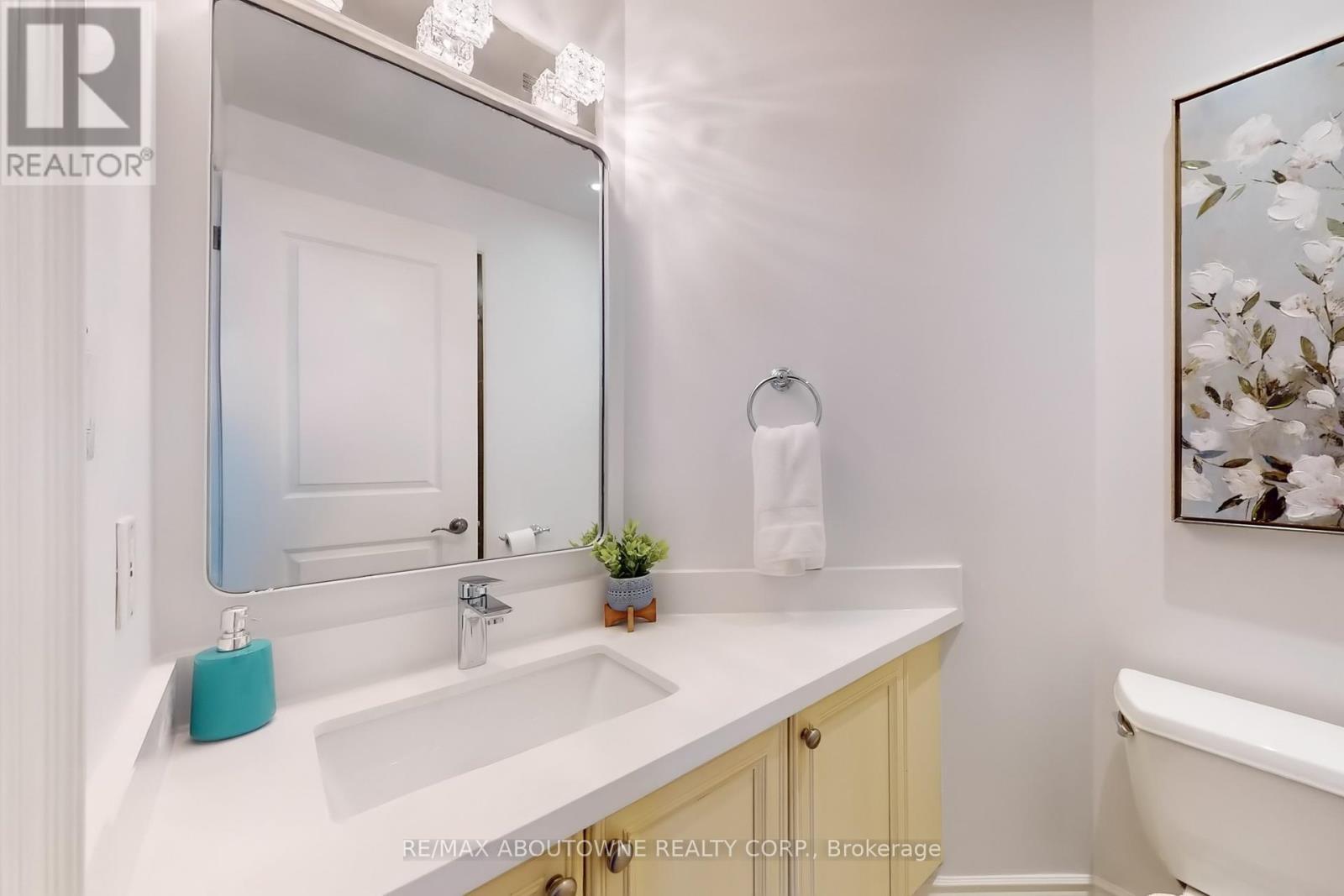












1175 RIVERBANK WAY

,
Oakville (RO River Oaks),




Ontario
L6H6X4

