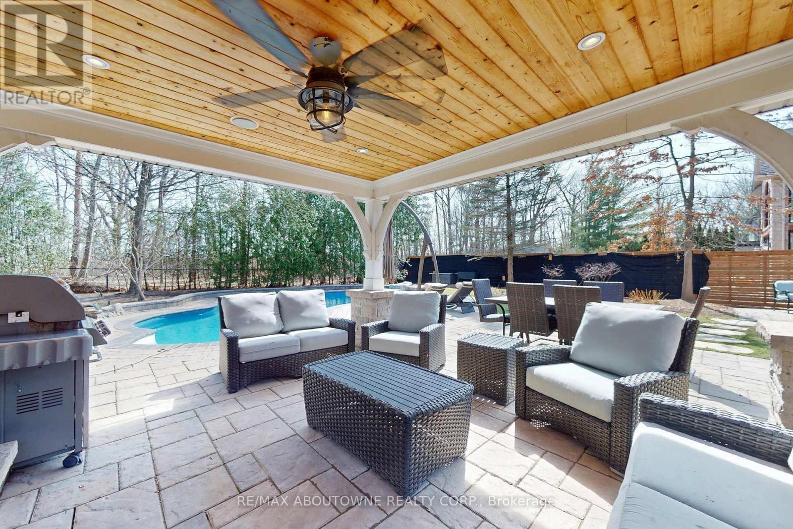 












1175 RIVERBANK WAY

,
Oakville (RO River Oaks),




Ontario
L6H6X4

