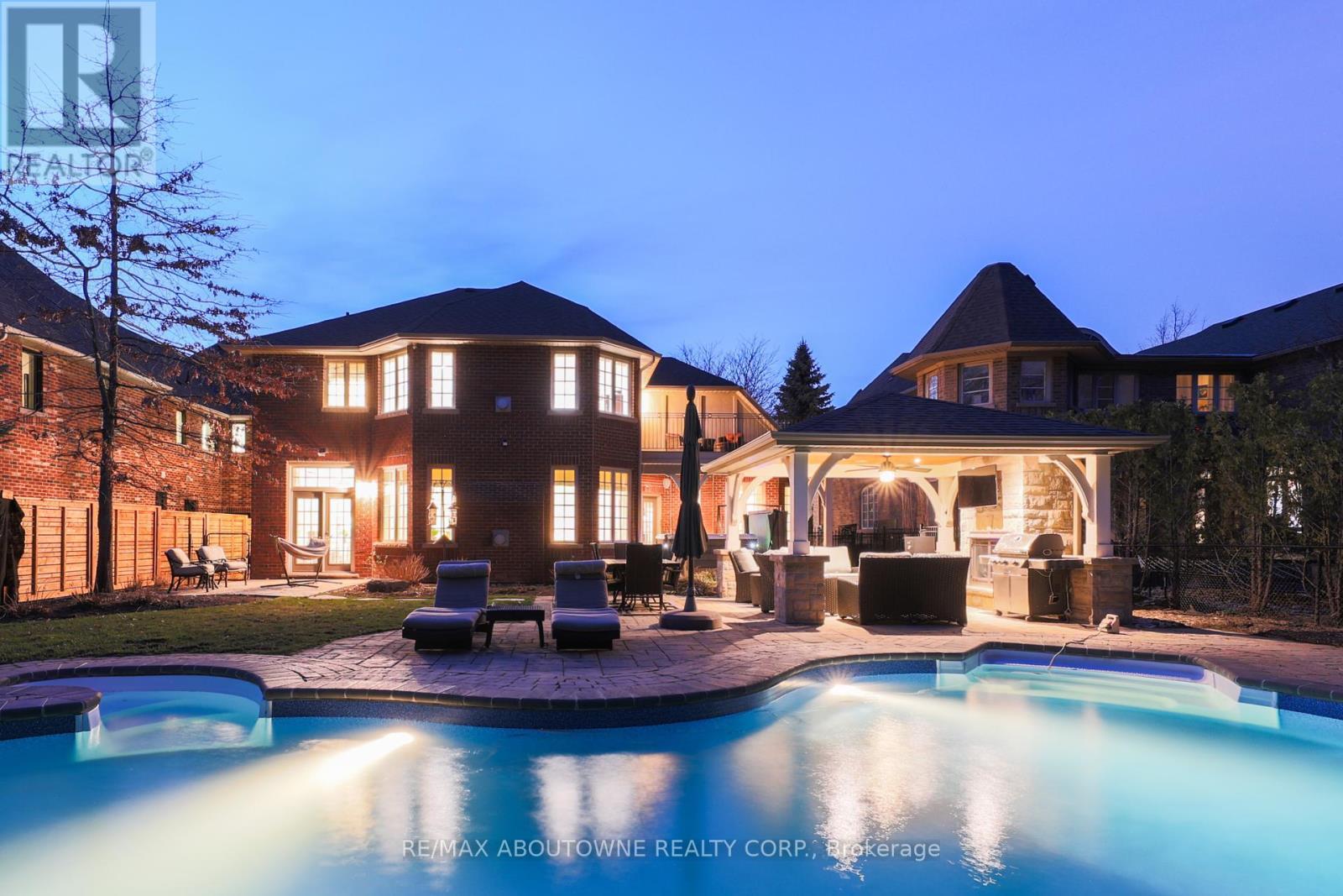 












1175 RIVERBANK WAY

,
Oakville (RO River Oaks),




Ontario
L6H6X4

