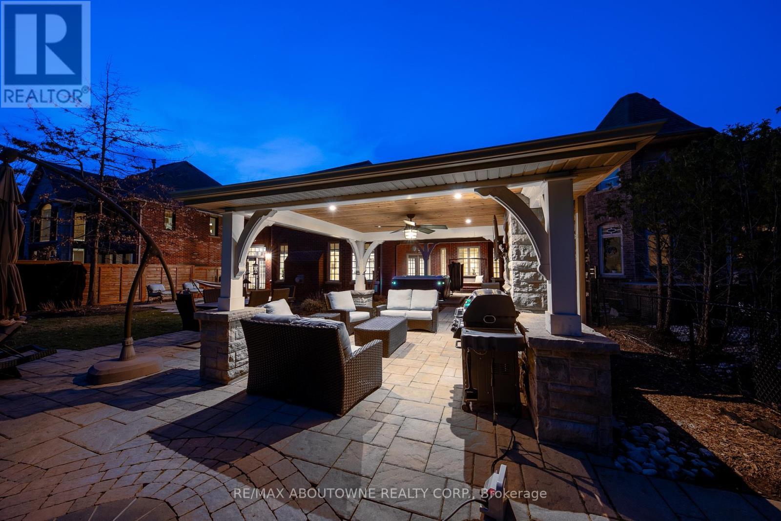 












1175 RIVERBANK WAY

,
Oakville (RO River Oaks),




Ontario
L6H6X4


