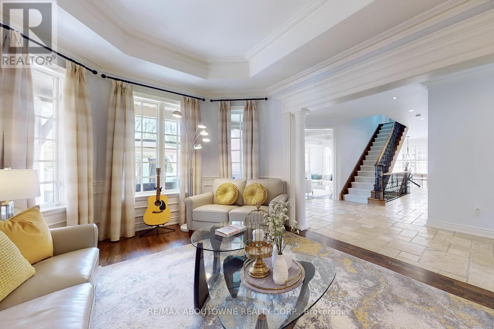 












1175 RIVERBANK WAY

,
Oakville (RO River Oaks),




Ontario
L6H6X4

