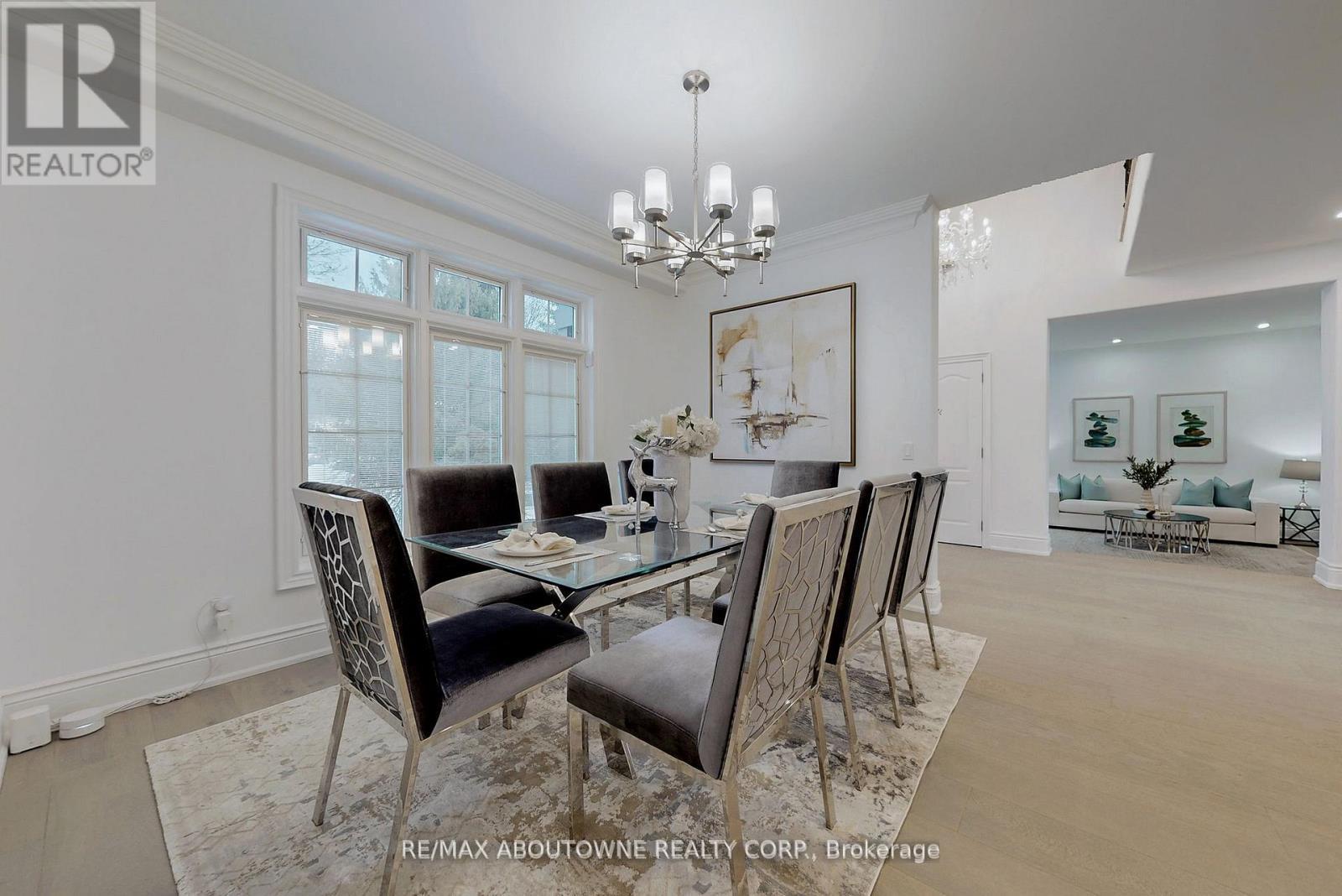 












116 PARKWOOD COURT

,
Oakville (FD Ford),




Ontario
L6J7W6

