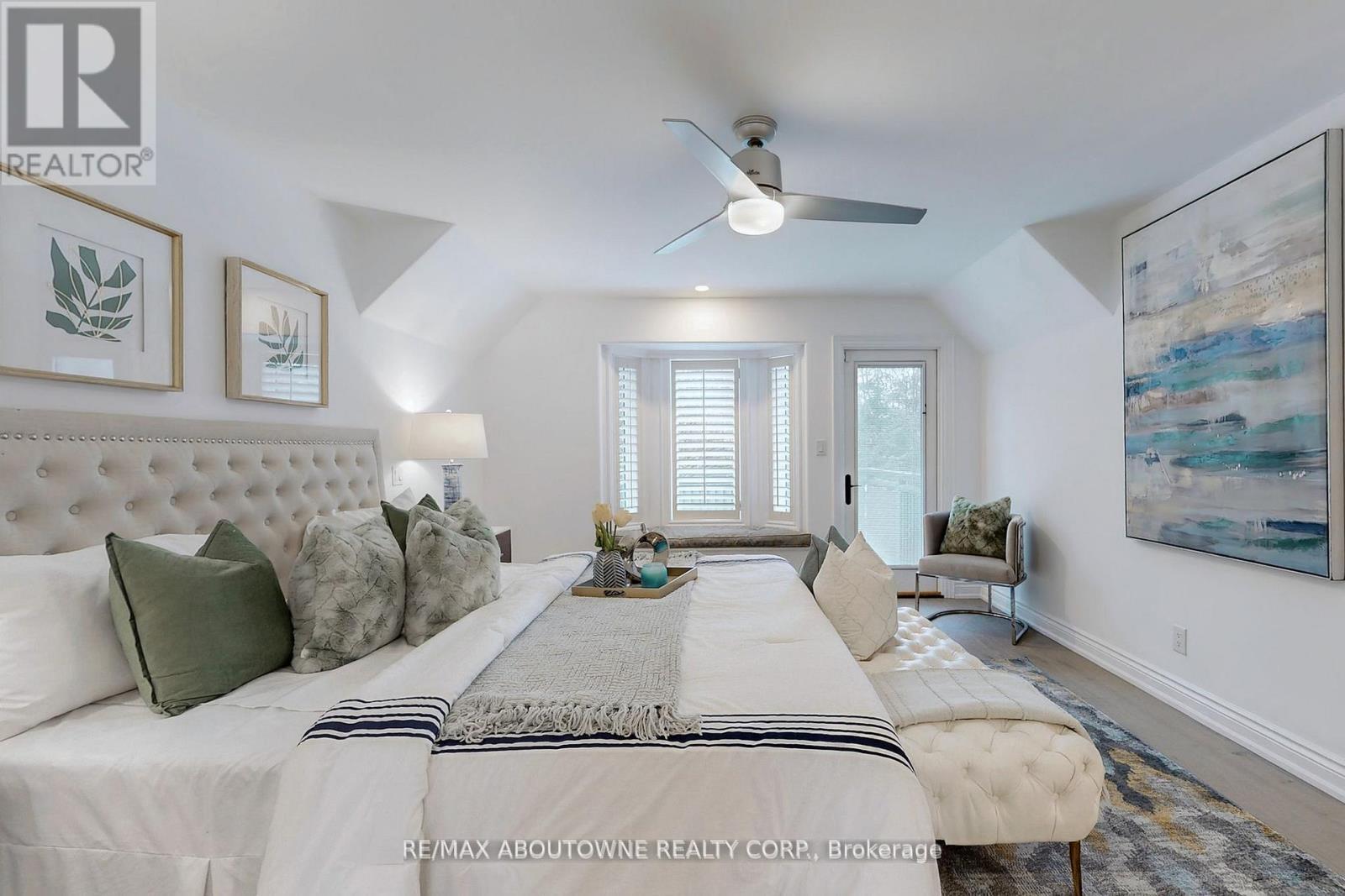 












116 PARKWOOD COURT

,
Oakville (FD Ford),




Ontario
L6J7W6

