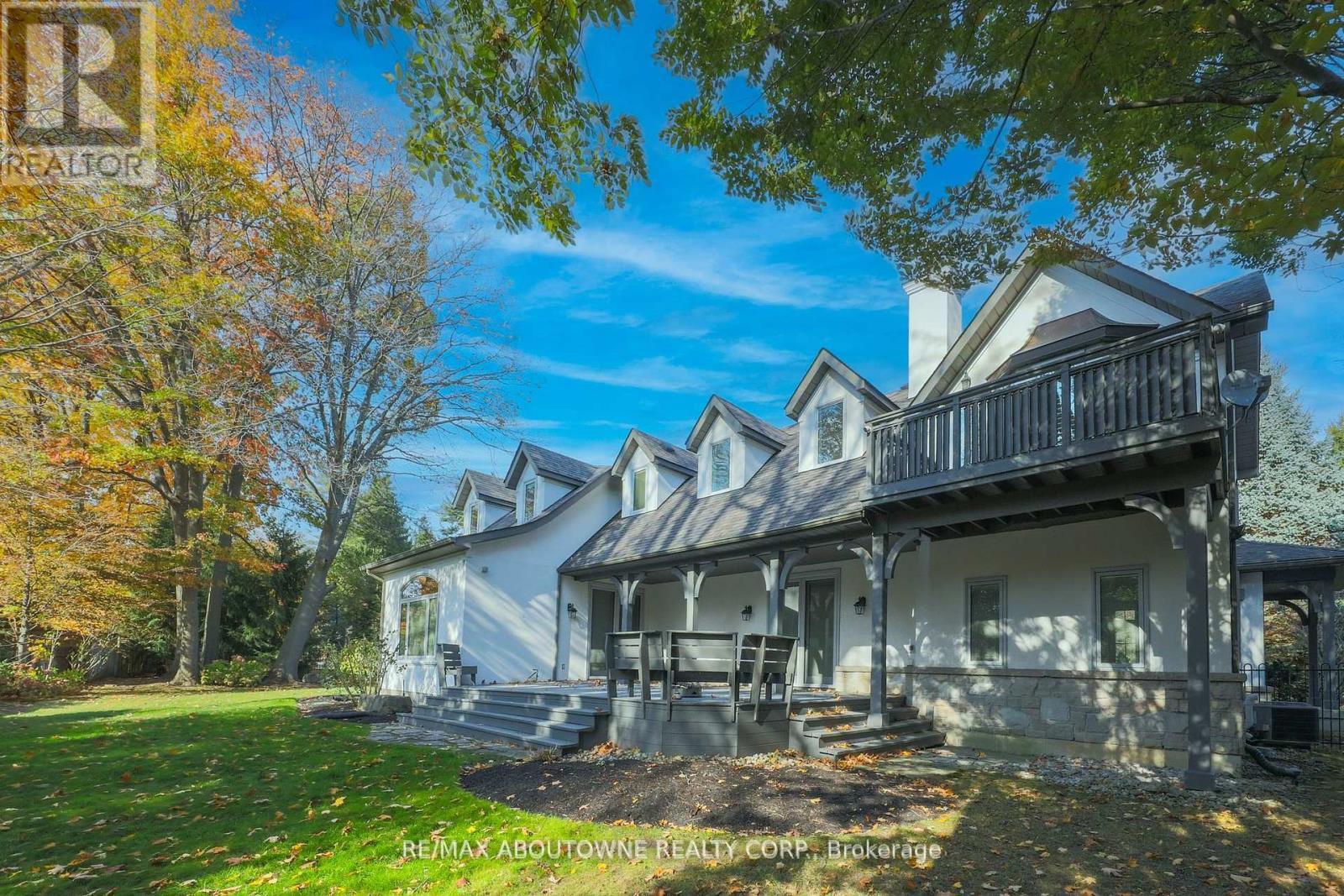 












116 PARKWOOD COURT

,
Oakville (FD Ford),




Ontario
L6J7W6

