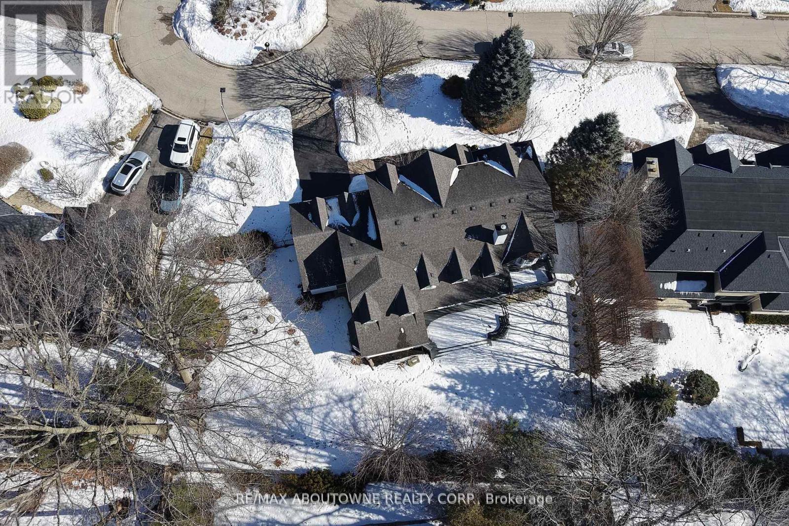 












116 PARKWOOD COURT

,
Oakville (FD Ford),




Ontario
L6J7W6

