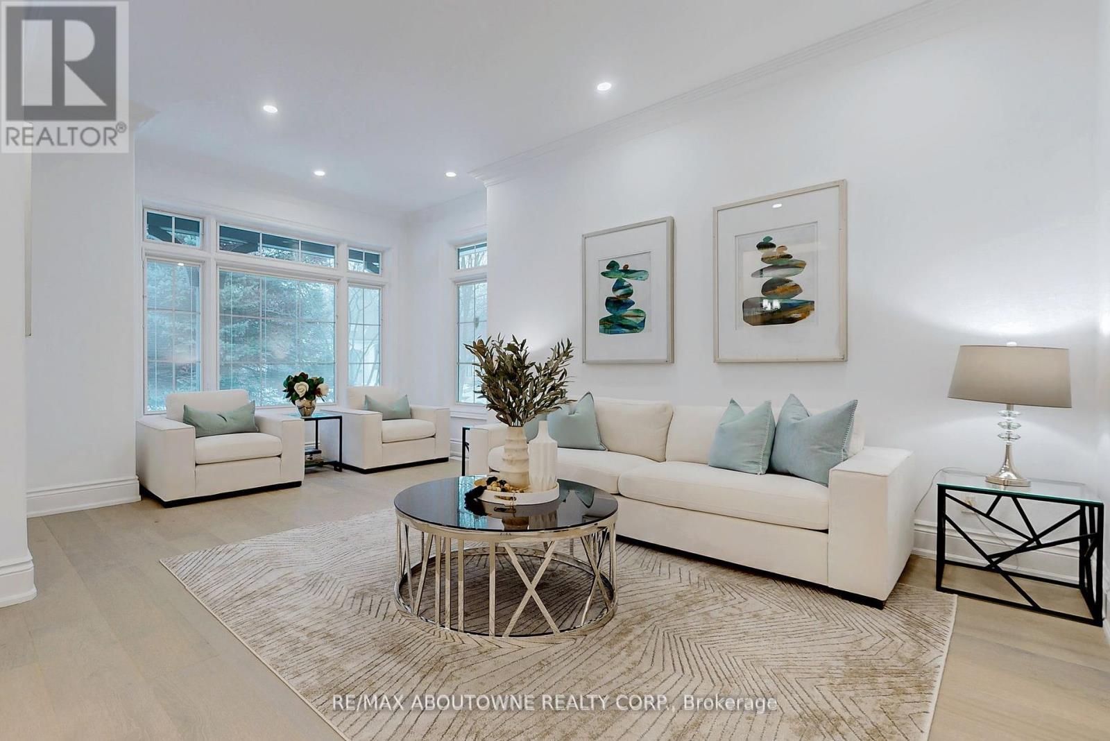 












116 PARKWOOD COURT

,
Oakville (FD Ford),




Ontario
L6J7W6

