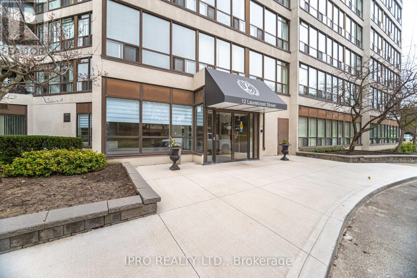 












302 - 12 LAURELCREST STREET

,
Brampton (Queen Street Corridor),




Ontario
L6S5Y4

