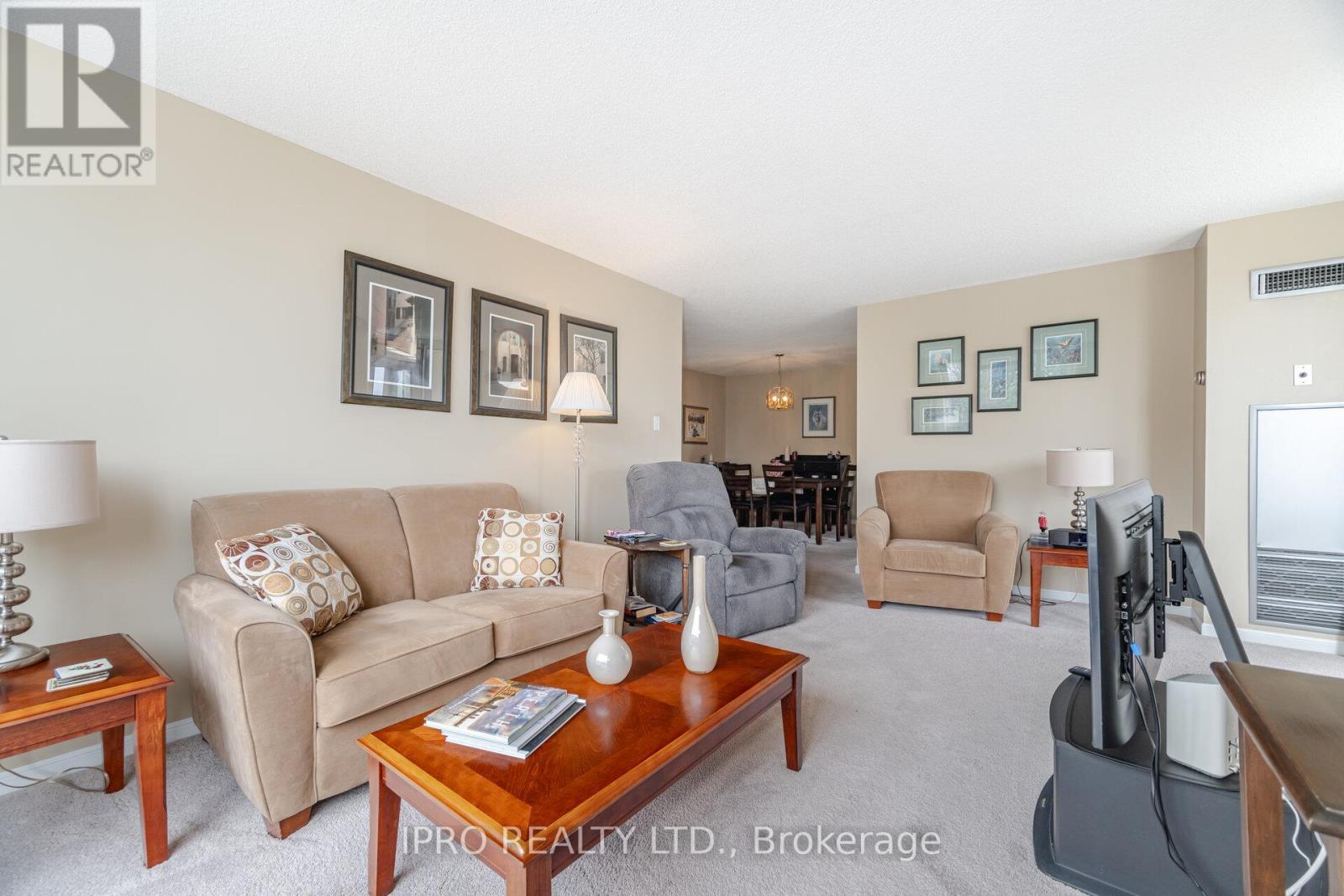 












302 - 12 LAURELCREST STREET

,
Brampton (Queen Street Corridor),




Ontario
L6S5Y4

