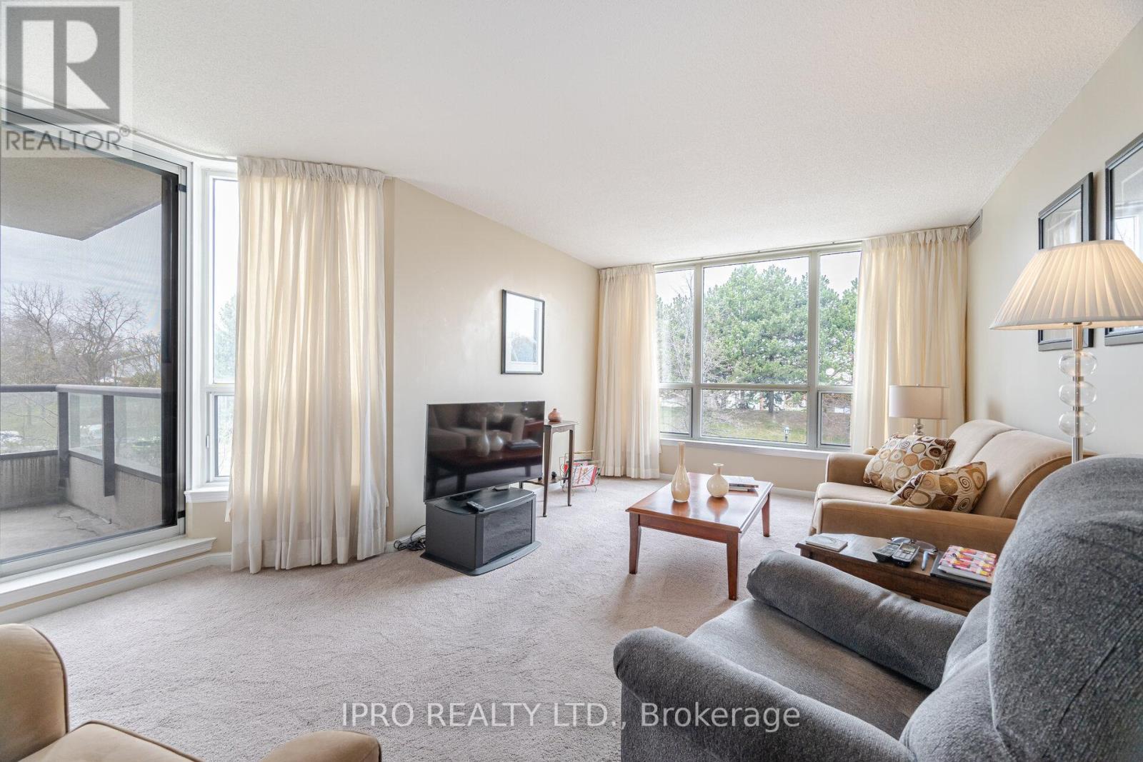 












302 - 12 LAURELCREST STREET

,
Brampton (Queen Street Corridor),




Ontario
L6S5Y4

