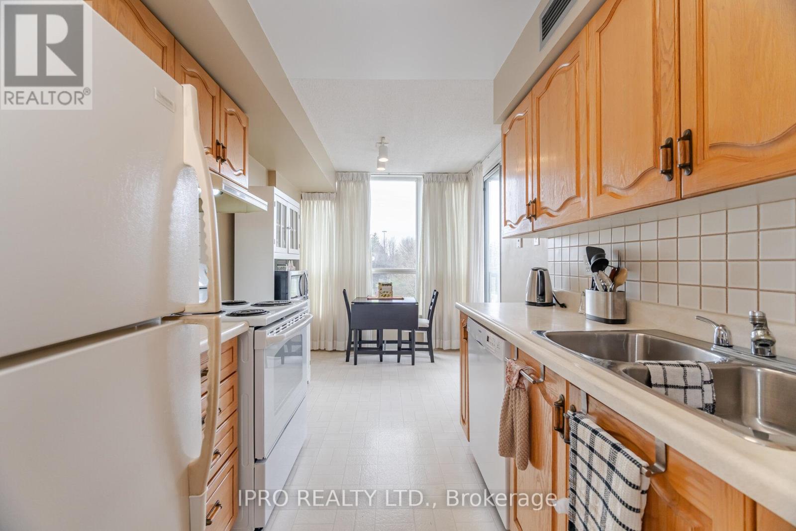 












302 - 12 LAURELCREST STREET

,
Brampton (Queen Street Corridor),




Ontario
L6S5Y4

