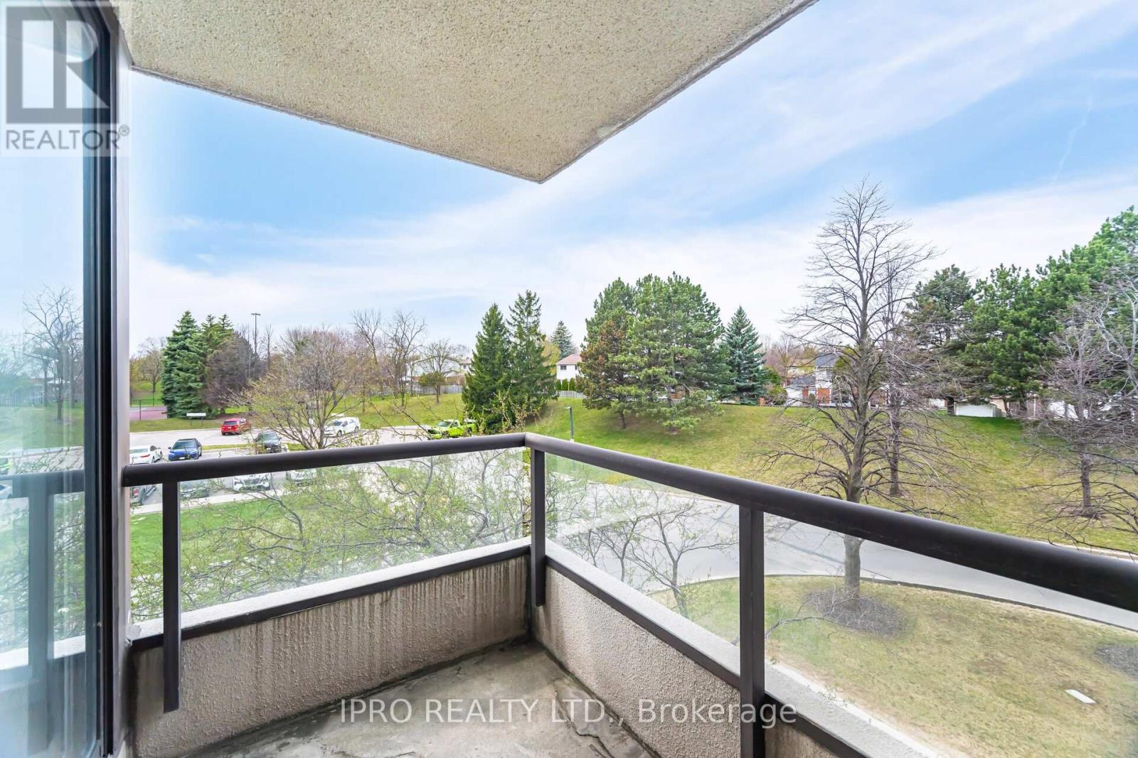 












302 - 12 LAURELCREST STREET

,
Brampton (Queen Street Corridor),




Ontario
L6S5Y4

