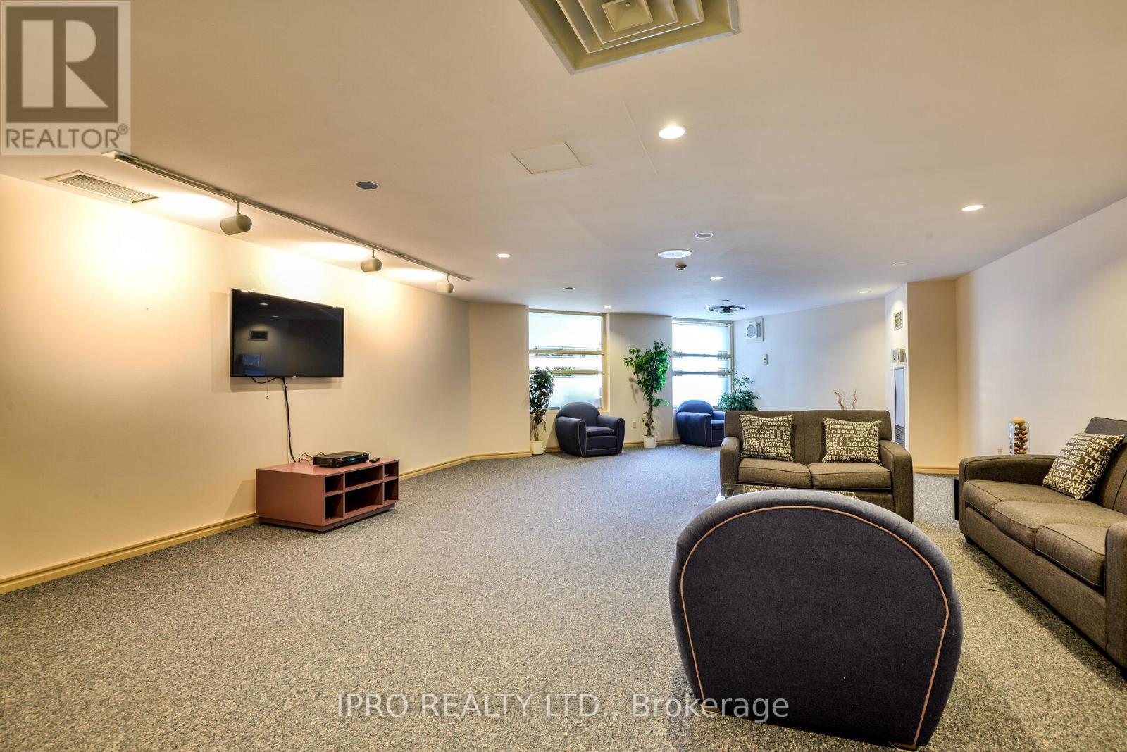 












302 - 12 LAURELCREST STREET

,
Brampton (Queen Street Corridor),




Ontario
L6S5Y4

