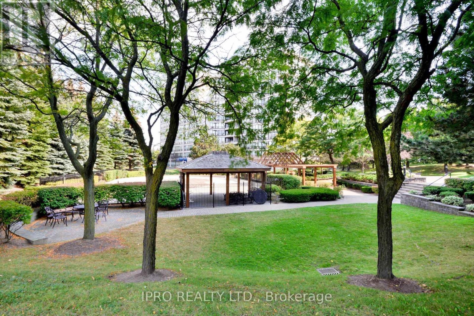 












302 - 12 LAURELCREST STREET

,
Brampton (Queen Street Corridor),




Ontario
L6S5Y4

