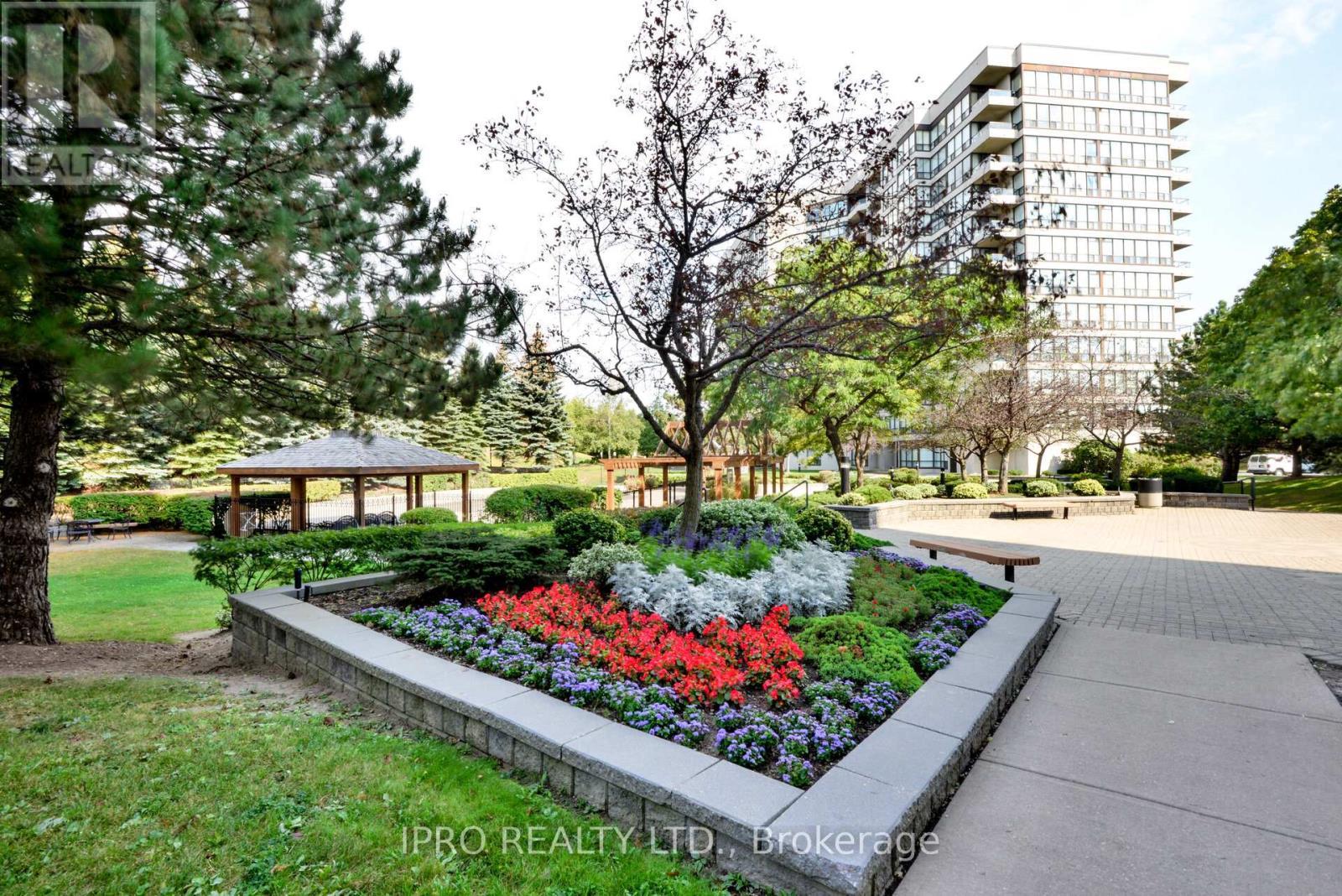 












302 - 12 LAURELCREST STREET

,
Brampton (Queen Street Corridor),




Ontario
L6S5Y4

