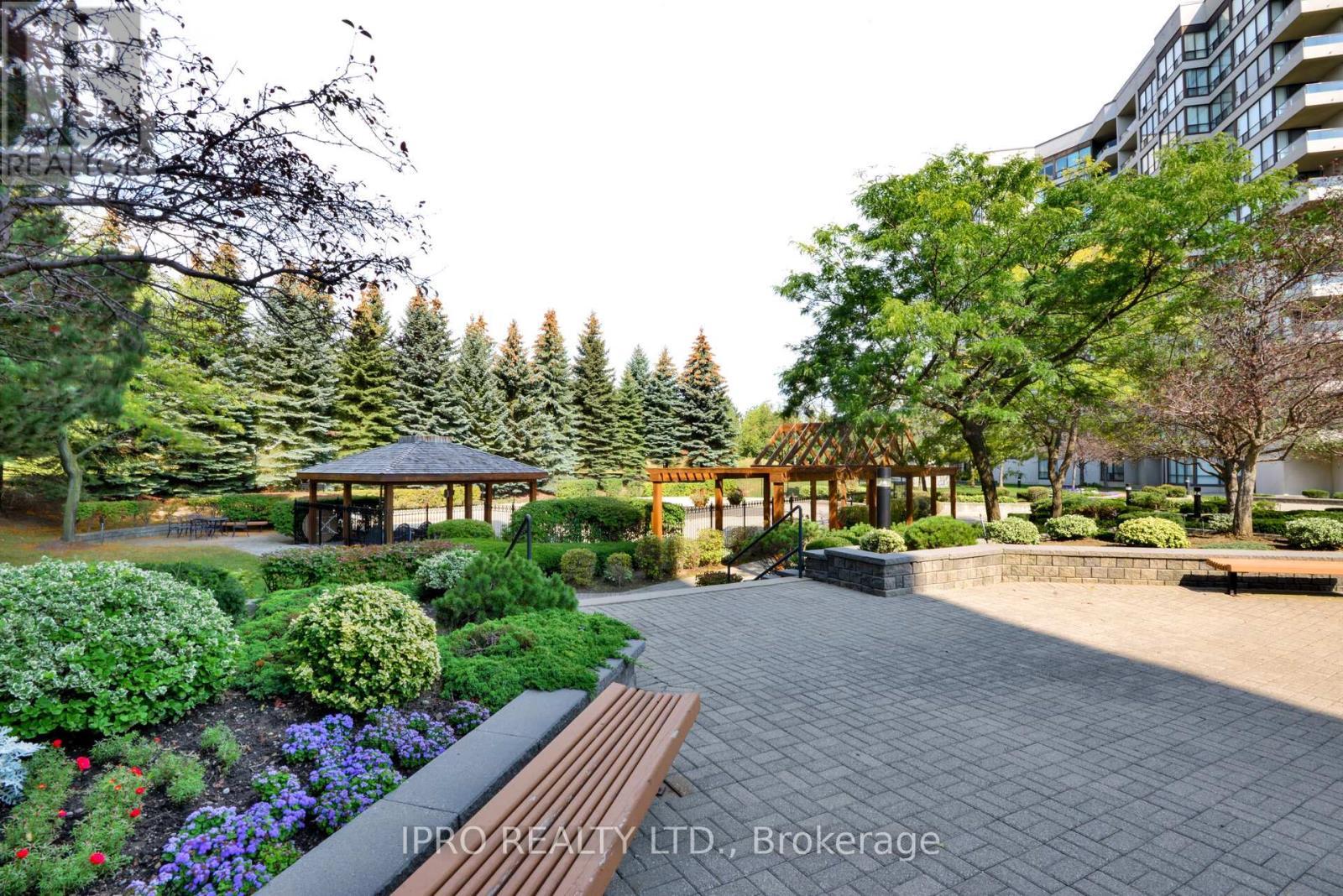 












302 - 12 LAURELCREST STREET

,
Brampton (Queen Street Corridor),




Ontario
L6S5Y4

