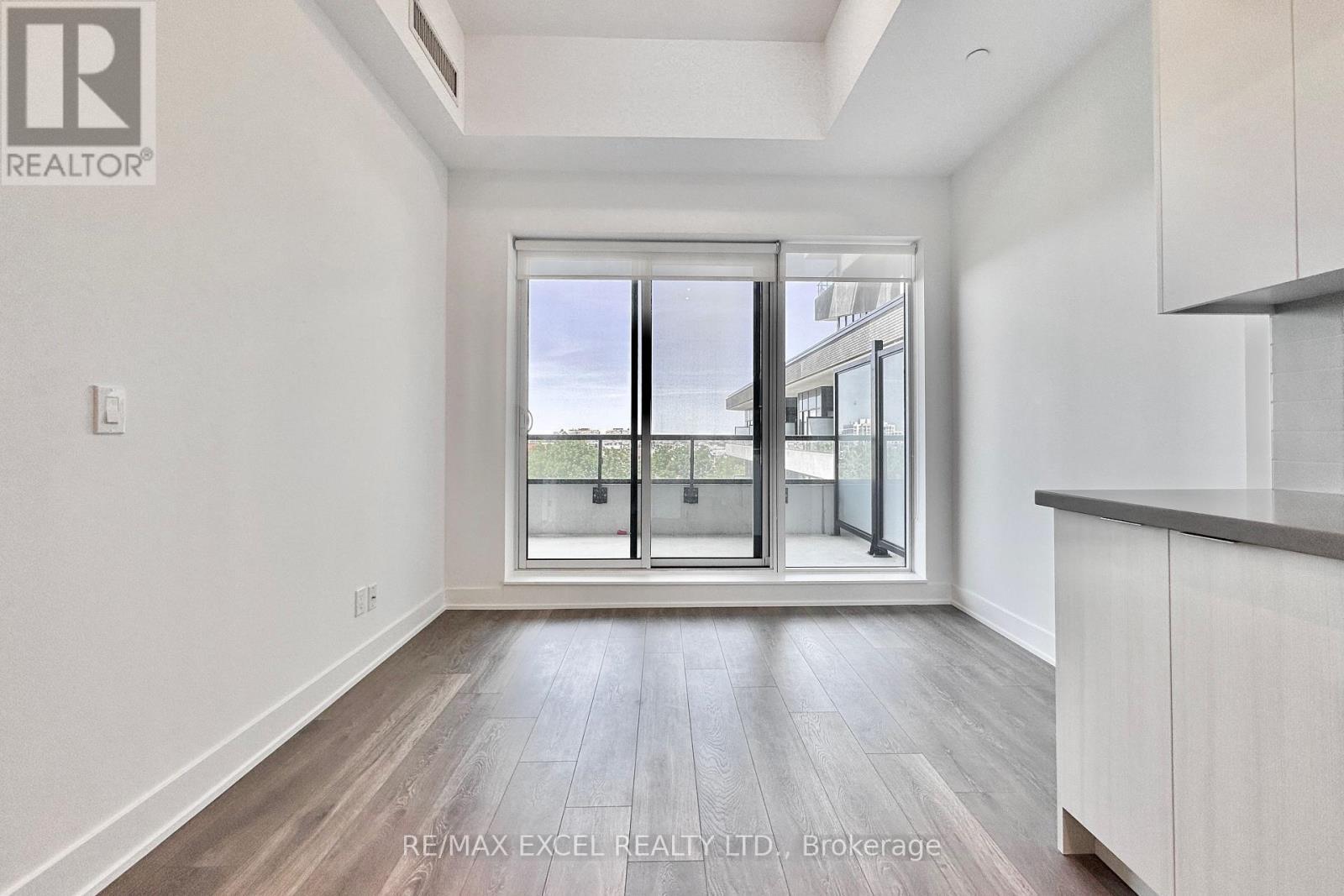 












429 - 2485 TAUNTON ROAD

,
Oakville (RO River Oaks),




Ontario
L6H3R9

