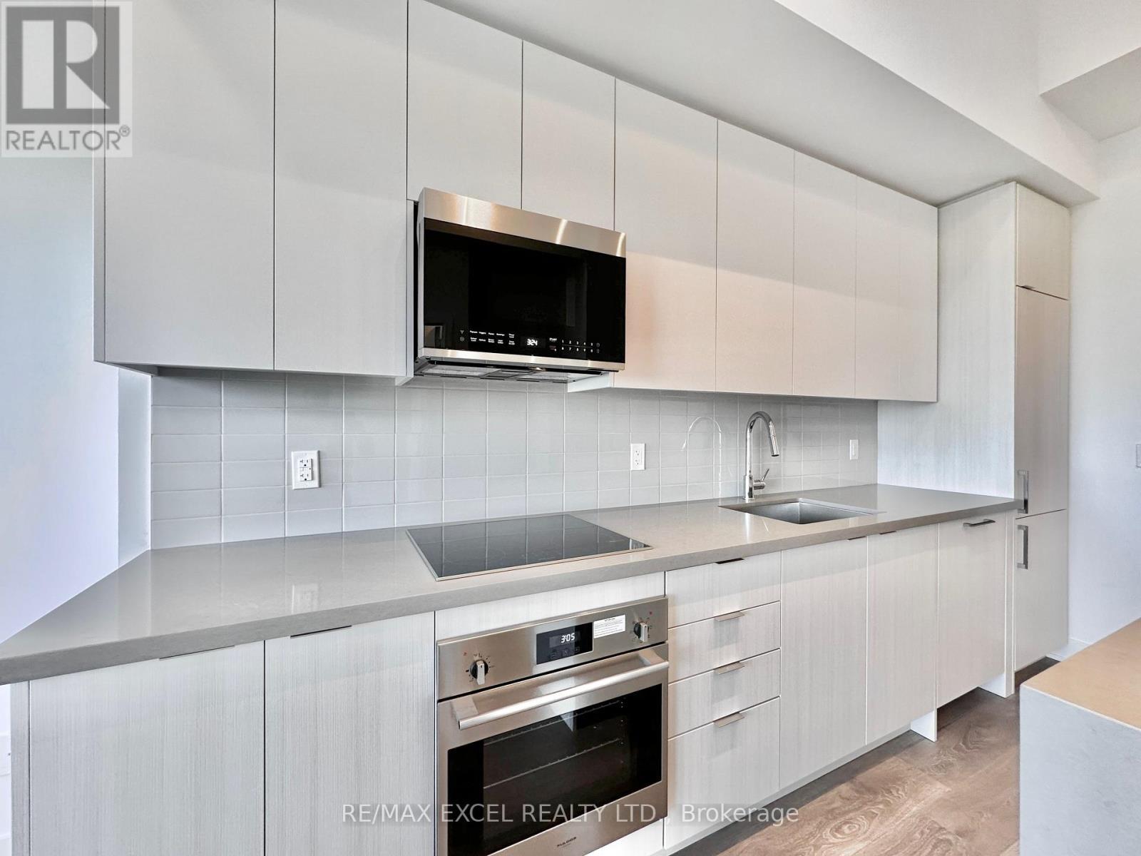 












429 - 2485 TAUNTON ROAD

,
Oakville (RO River Oaks),




Ontario
L6H3R9

