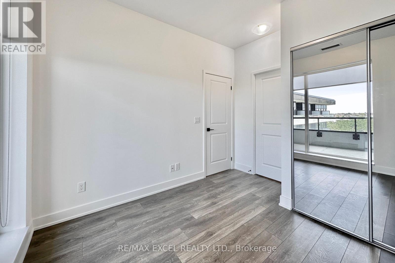 












429 - 2485 TAUNTON ROAD

,
Oakville (RO River Oaks),




Ontario
L6H3R9

