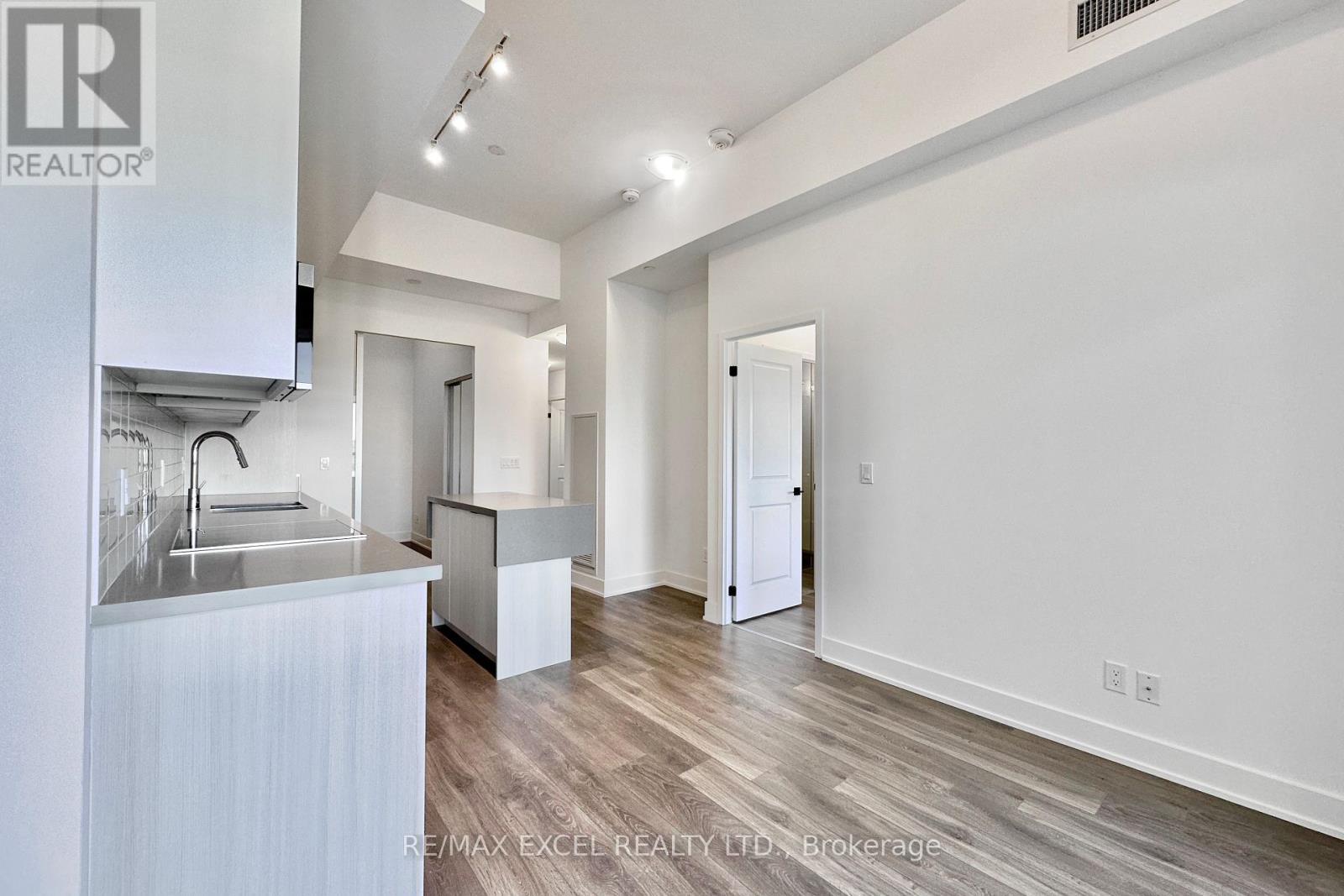 












429 - 2485 TAUNTON ROAD

,
Oakville (RO River Oaks),




Ontario
L6H3R9

