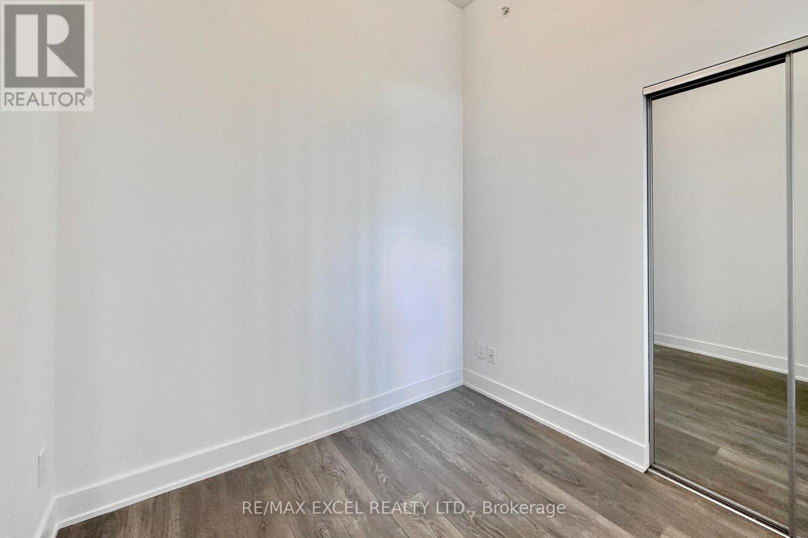 












429 - 2485 TAUNTON ROAD

,
Oakville (RO River Oaks),




Ontario
L6H3R9

