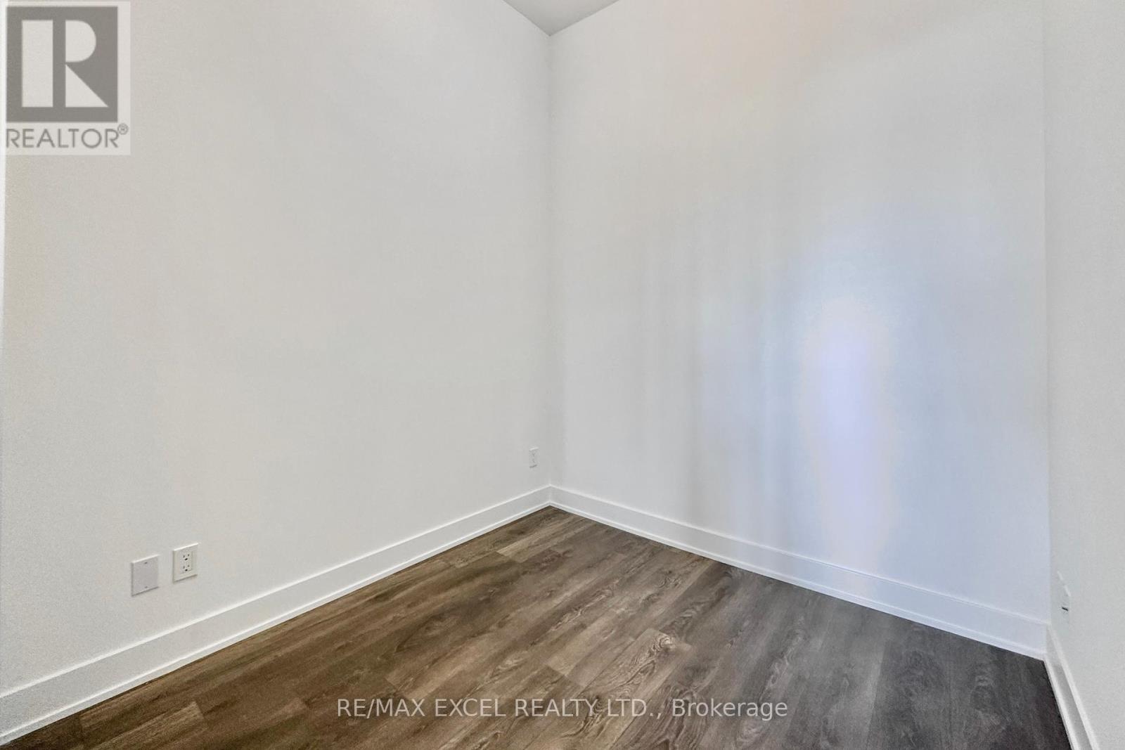 












429 - 2485 TAUNTON ROAD

,
Oakville (RO River Oaks),




Ontario
L6H3R9


