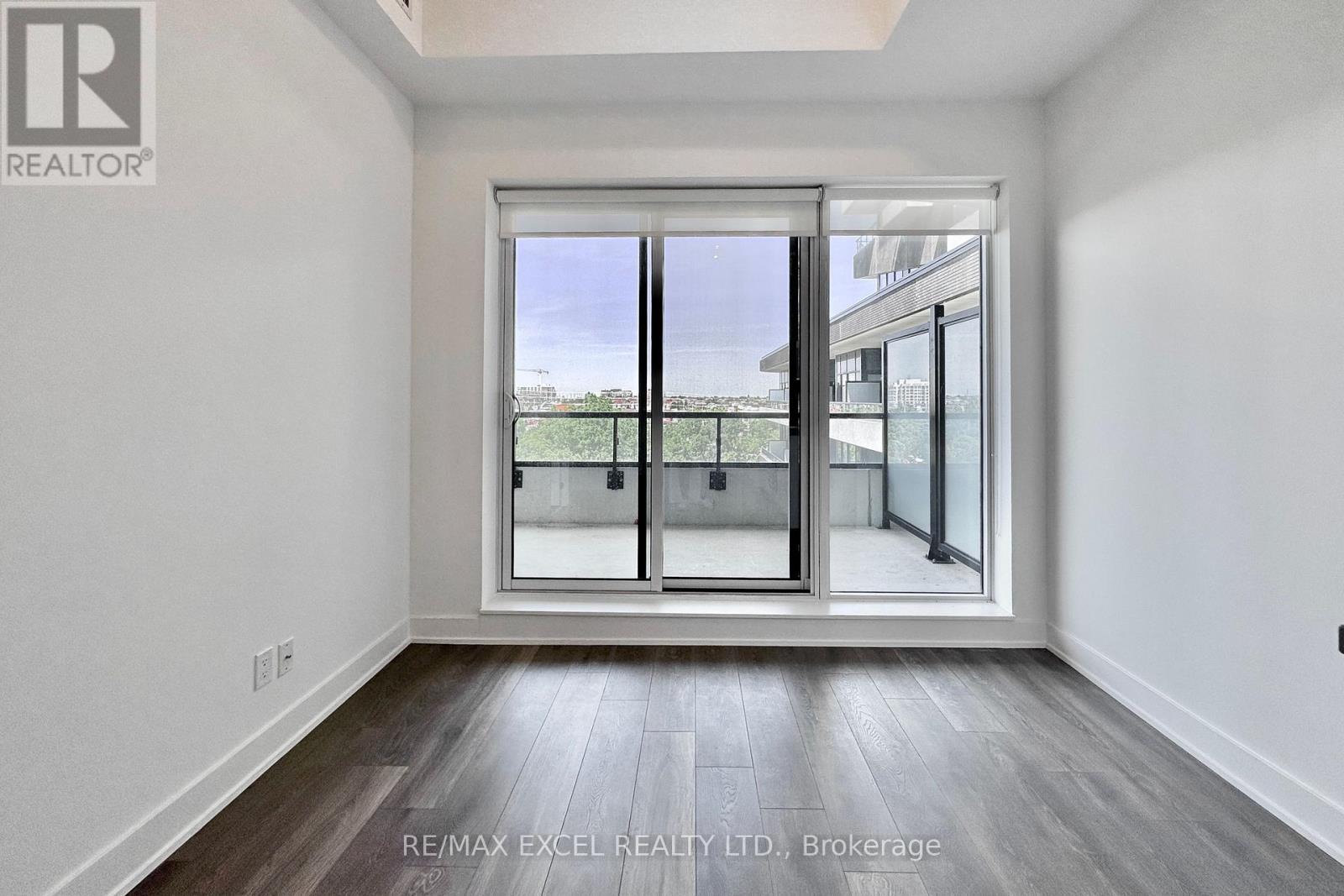 












429 - 2485 TAUNTON ROAD

,
Oakville (RO River Oaks),




Ontario
L6H3R9

