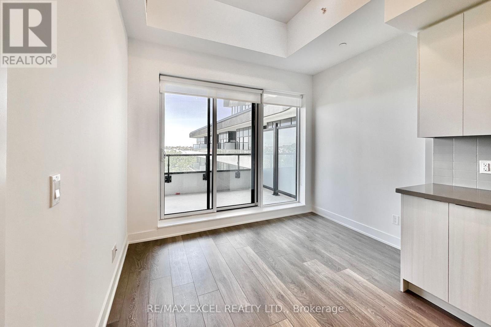 












429 - 2485 TAUNTON ROAD

,
Oakville (RO River Oaks),




Ontario
L6H3R9

