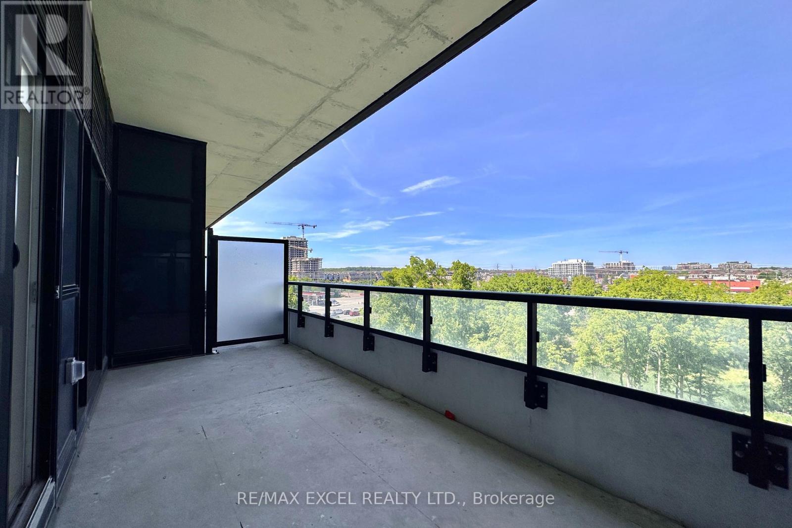 












429 - 2485 TAUNTON ROAD

,
Oakville (RO River Oaks),




Ontario
L6H3R9

