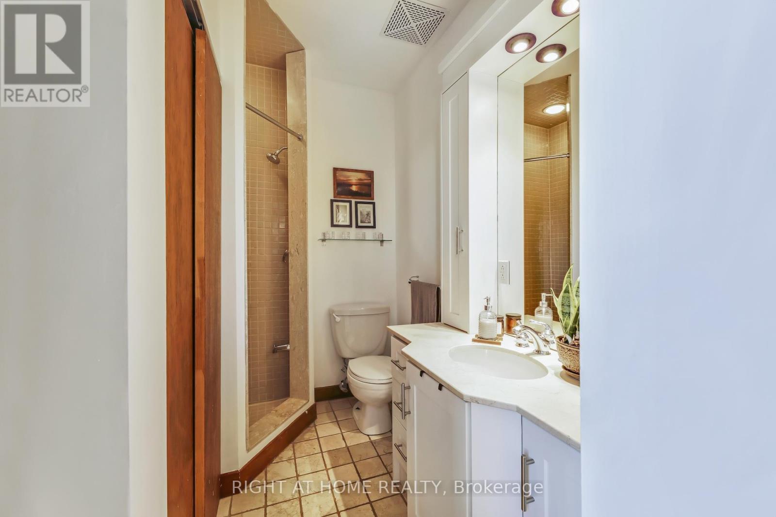 












504 - 1 ST JOHNS ROAD

,
Toronto (Junction Area),




Ontario
M6P1T7

