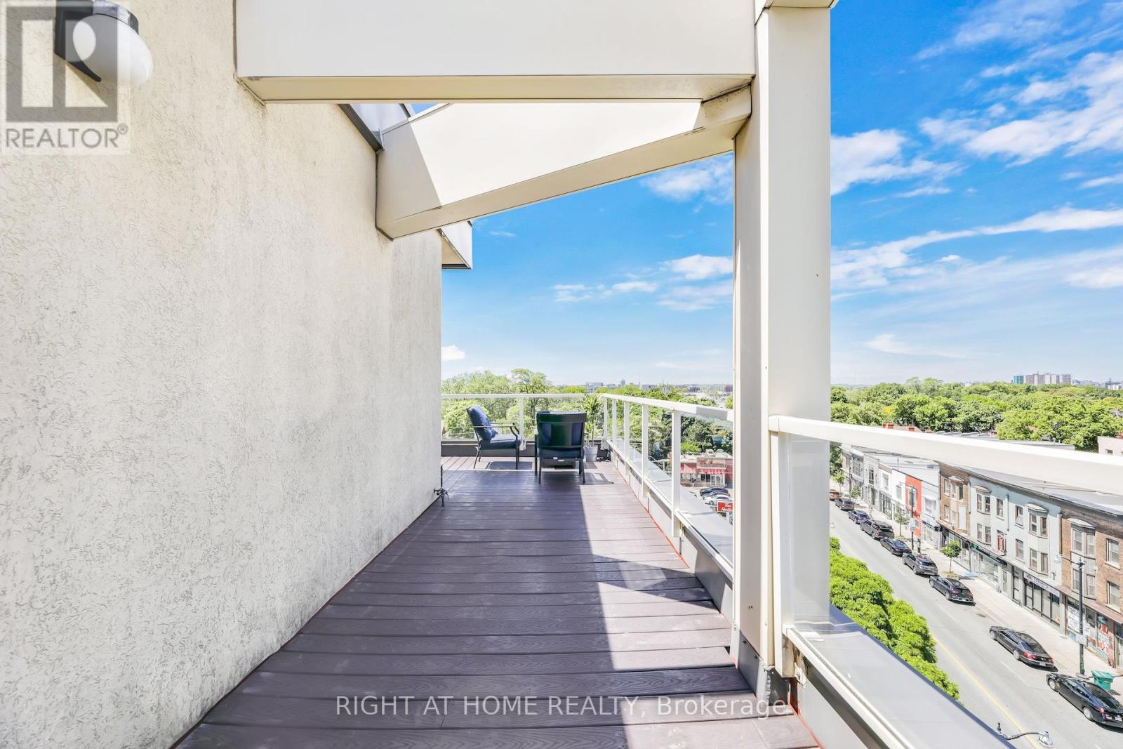 












504 - 1 ST JOHNS ROAD

,
Toronto (Junction Area),




Ontario
M6P1T7

