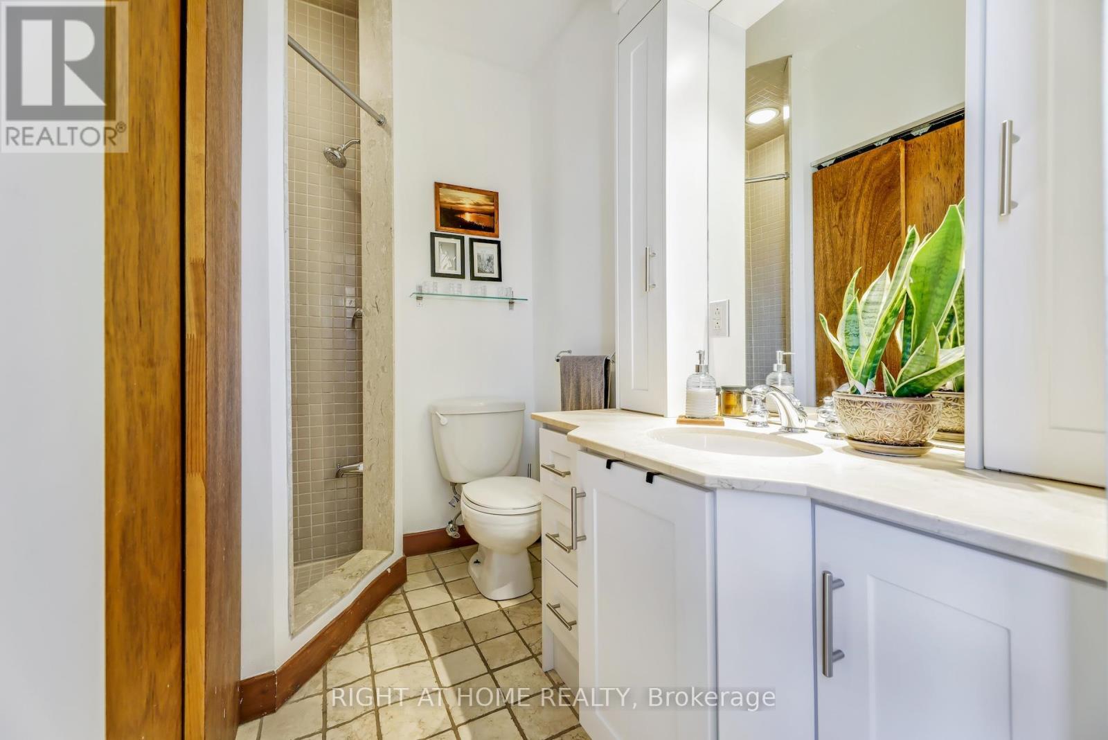 












504 - 1 ST JOHNS ROAD

,
Toronto (Junction Area),




Ontario
M6P1T7

